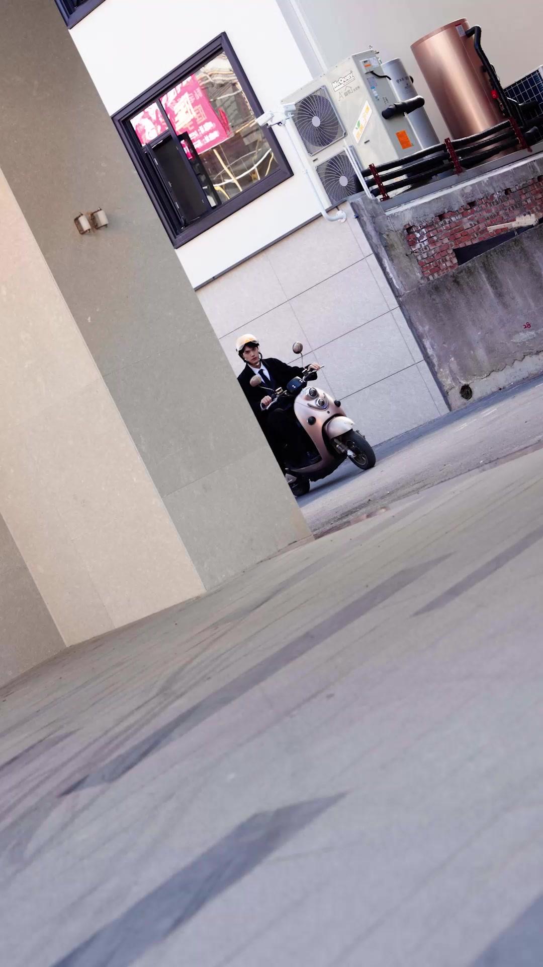 Ex, Beware: My Bonus Sister Has My Back