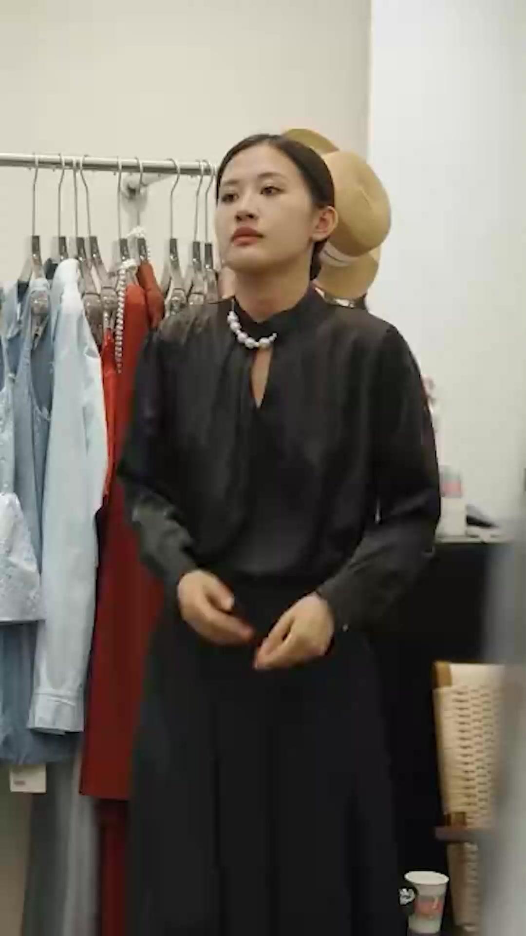 Ani Evlilik Tatlı Eş Büyük Patron