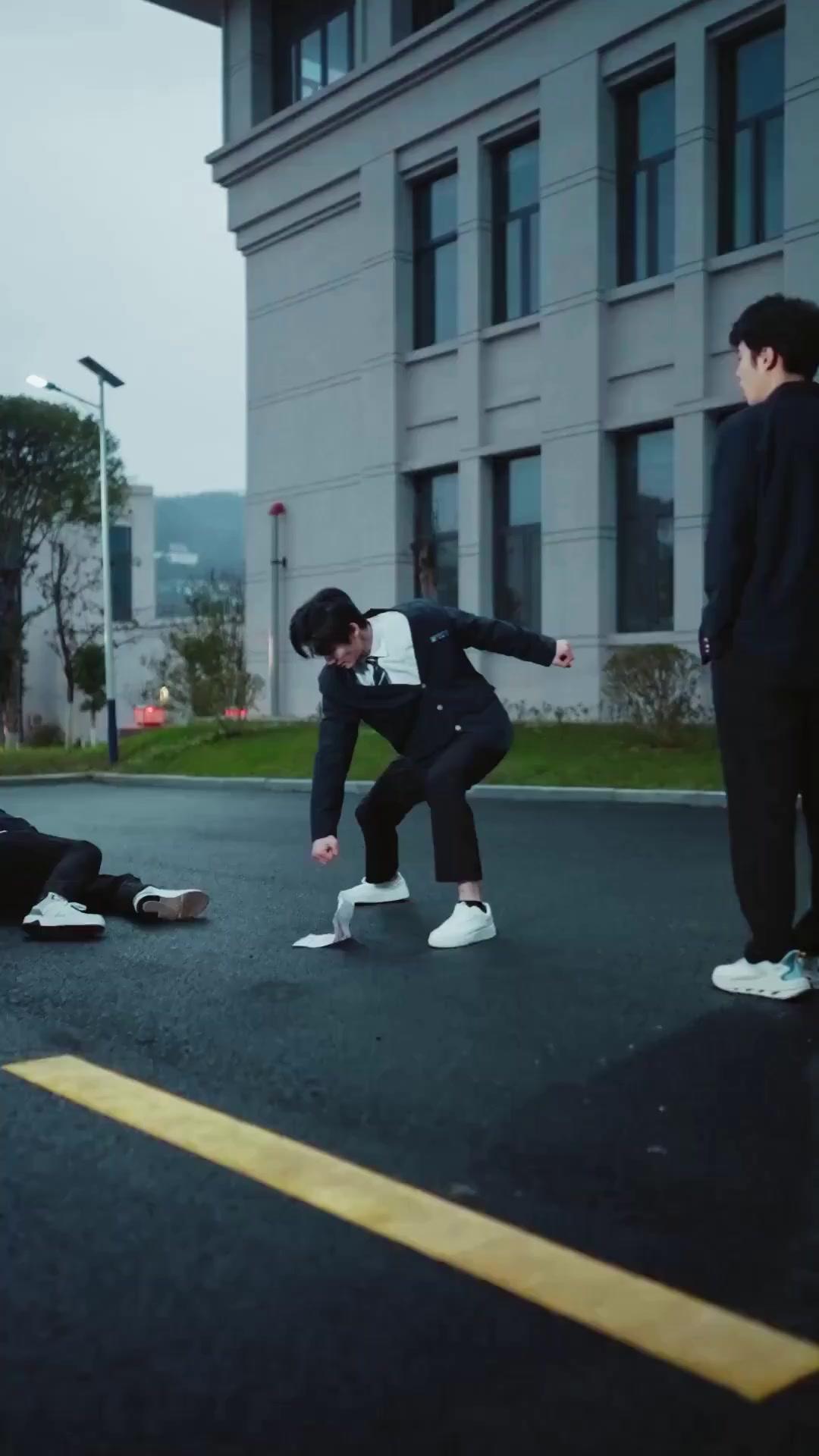 (مدبلج) الطالب المنتقل الأسطوري