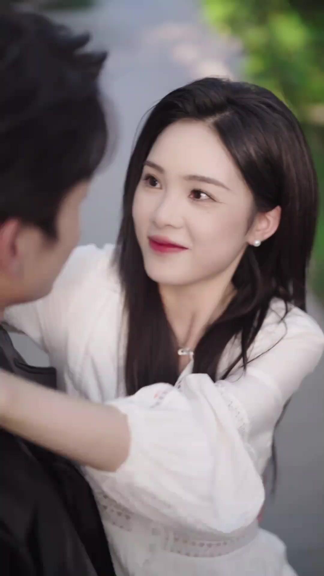 MADAME FOLLE REVIENT