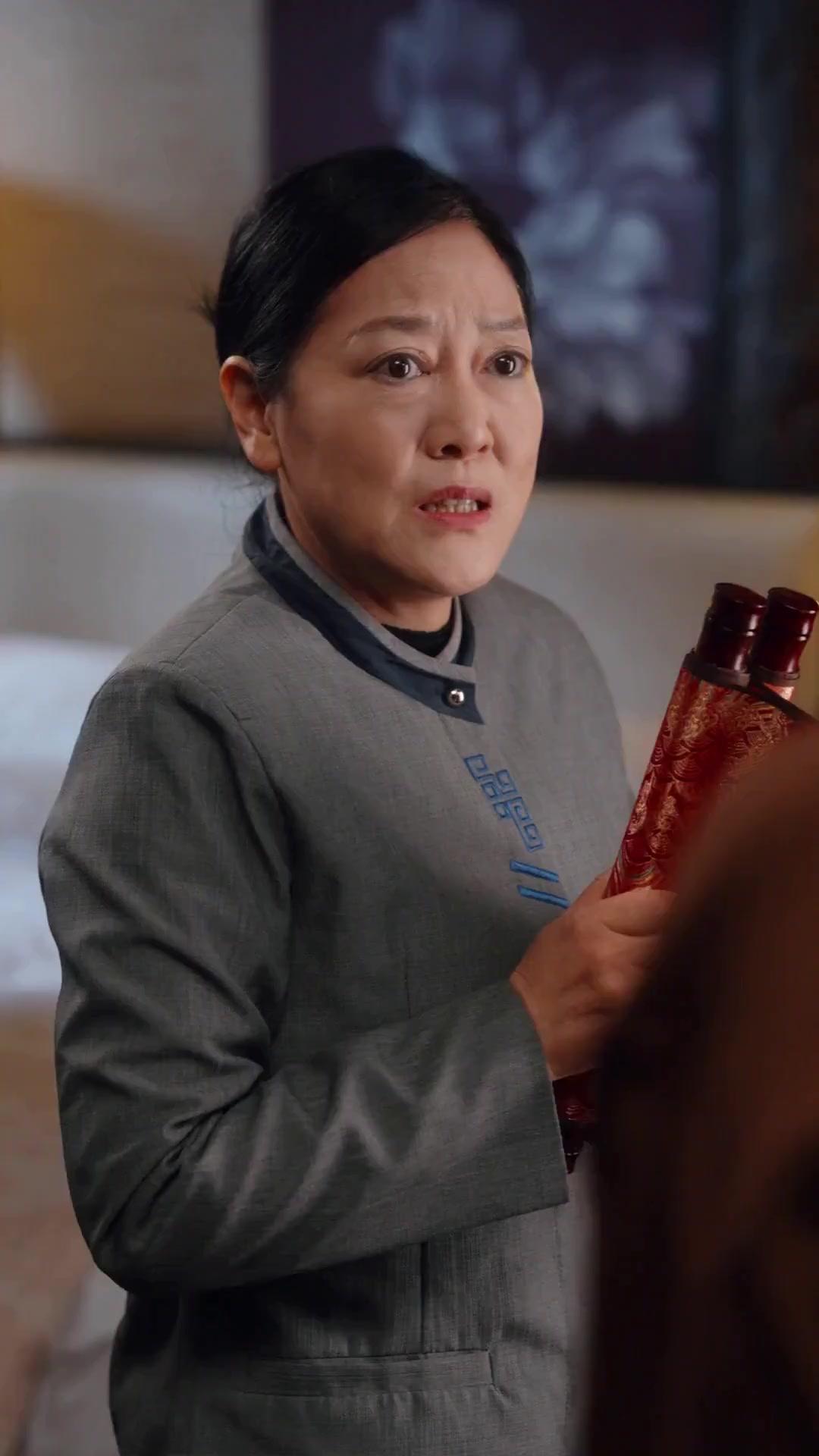 (Dublajlı) İki Hayat, İki Aşk, İkisi de Boş