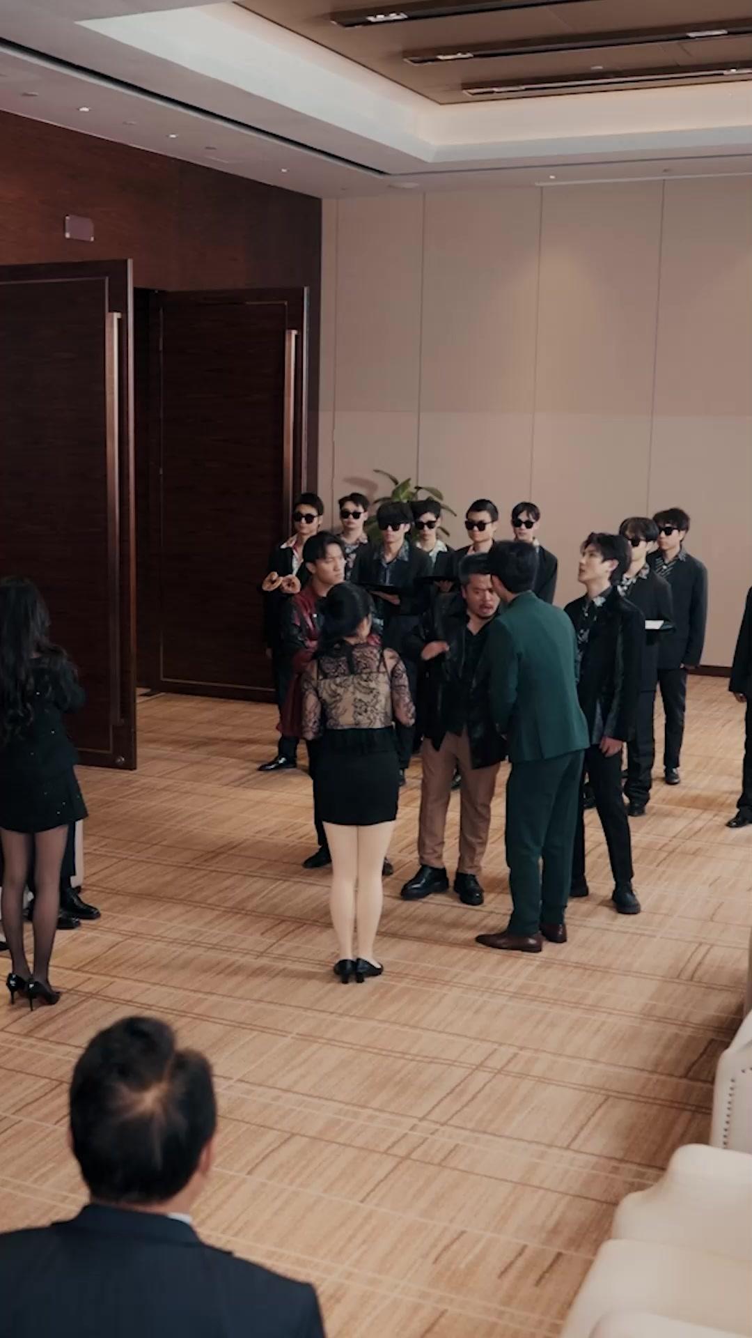 女魔頭上身，霸寵絕世好老公