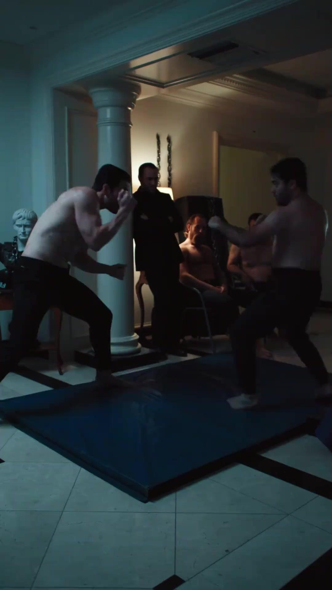 (Synchro)Mafiadaddys Befehl: Zitternd unter mir