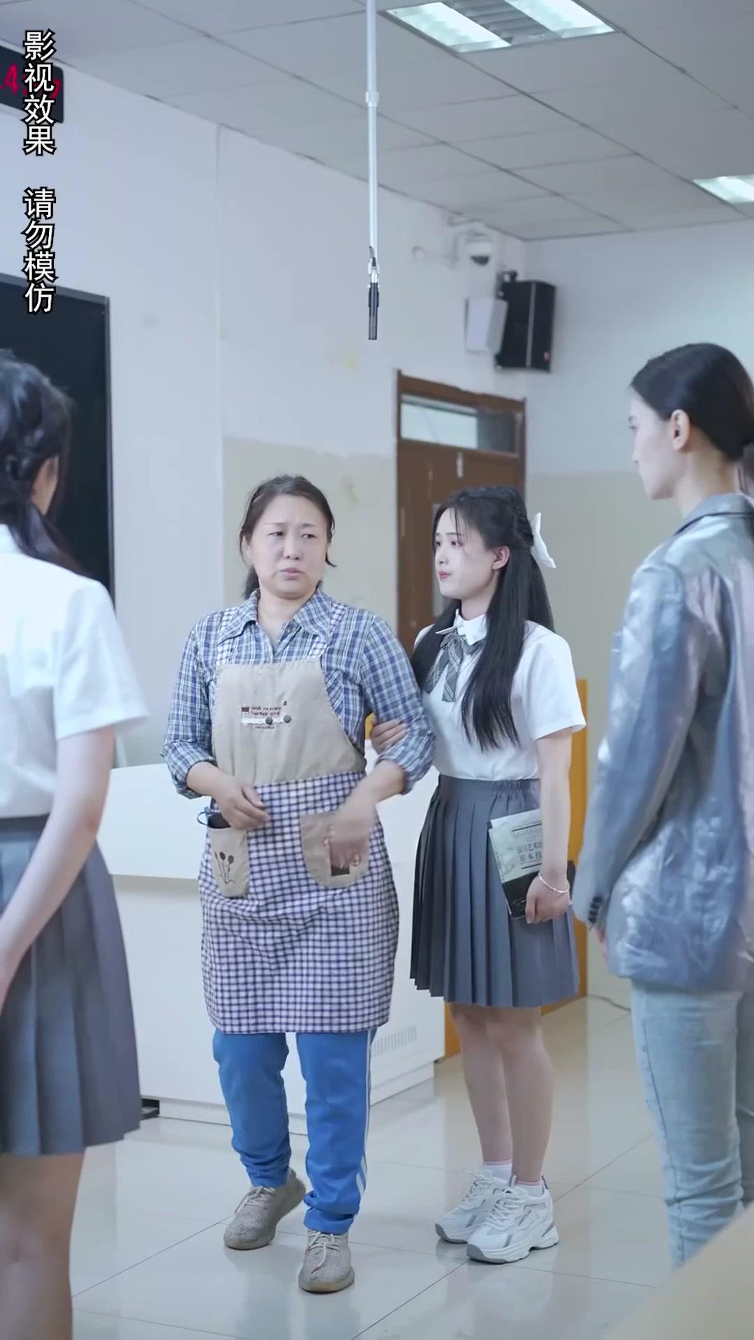 Okulda Fırtınalar Estiren Ben