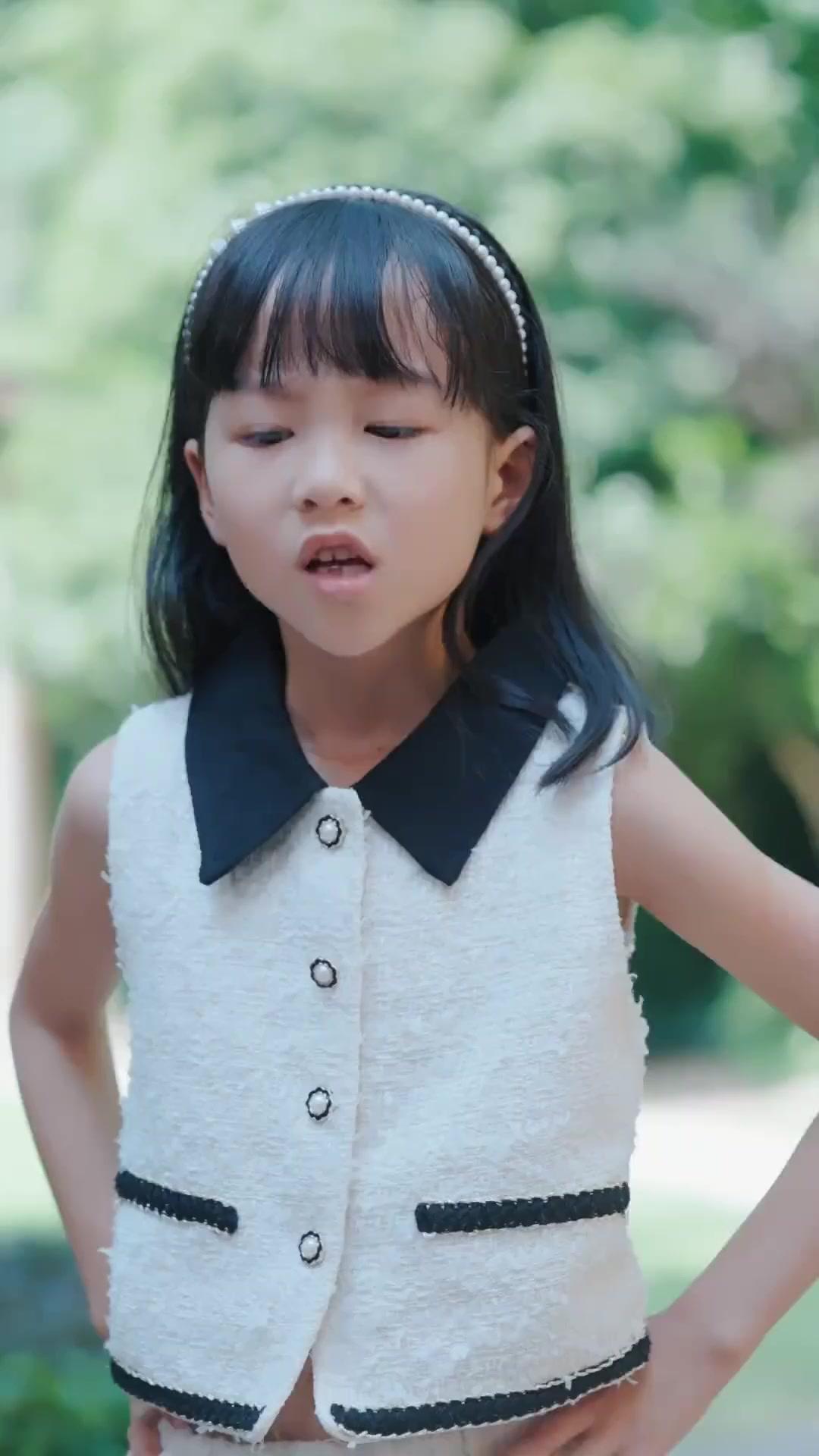 花と話す少女、おてんば娘の探偵日記