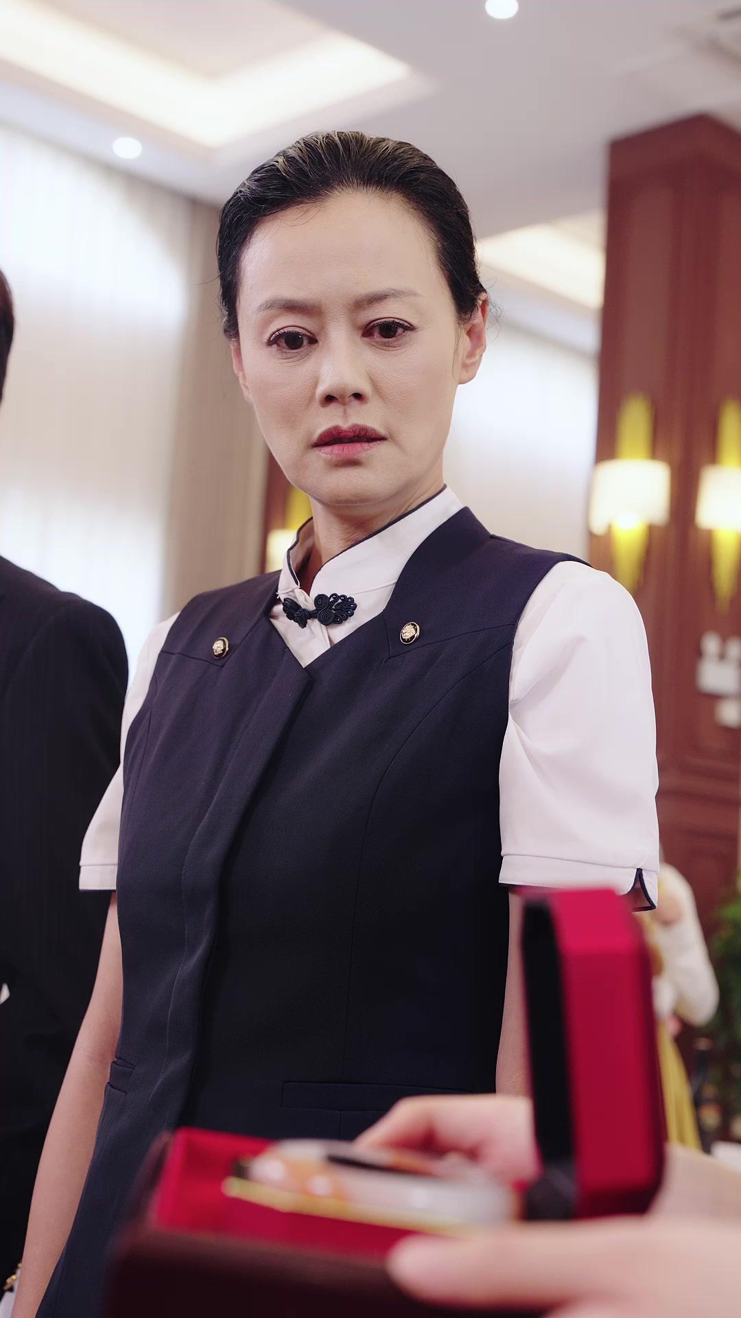 MAMAN MÉNAGÈRE : SON RETOUR FOU