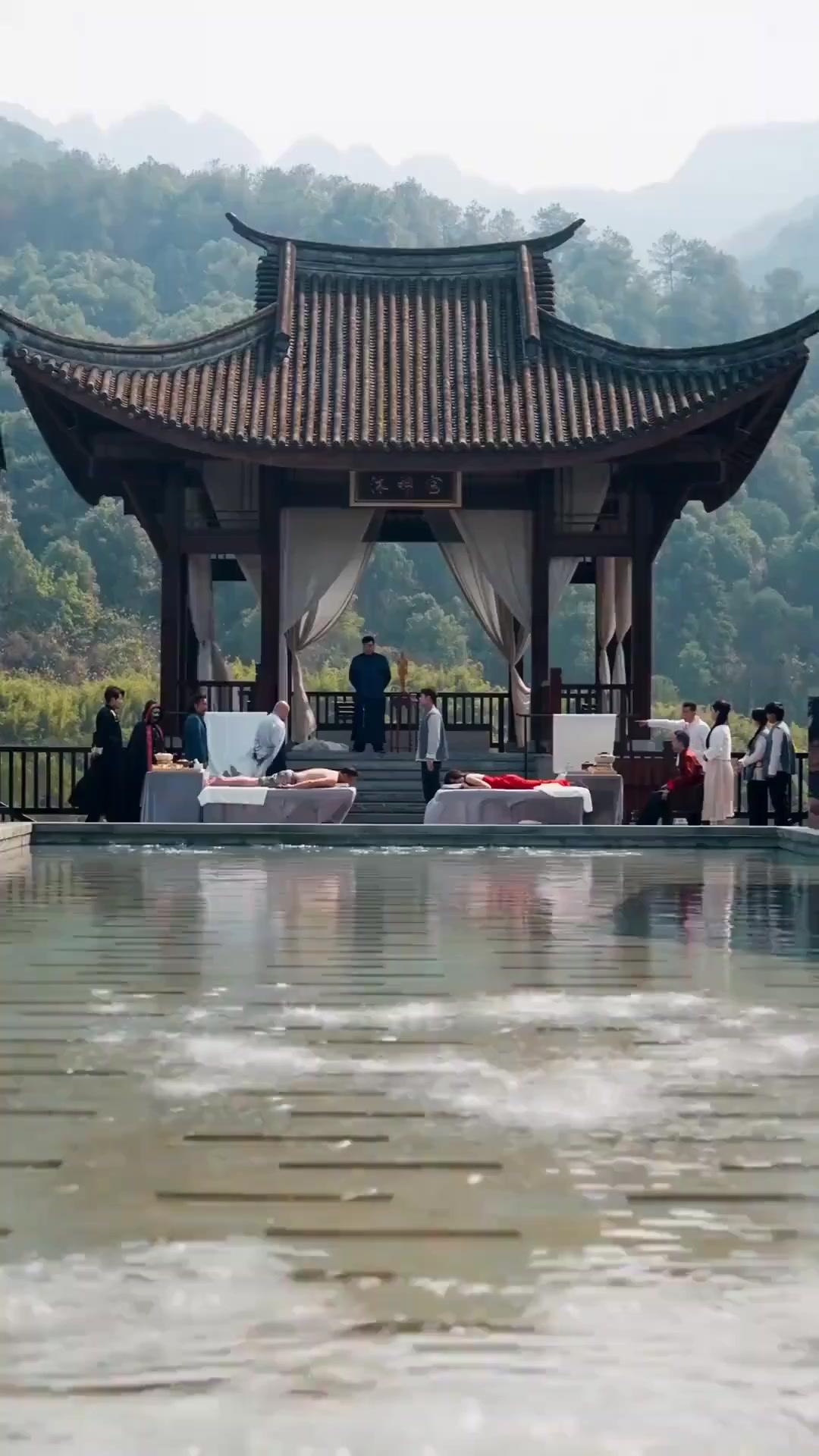 (Doblado)El Dios del Masaje Desaparecido