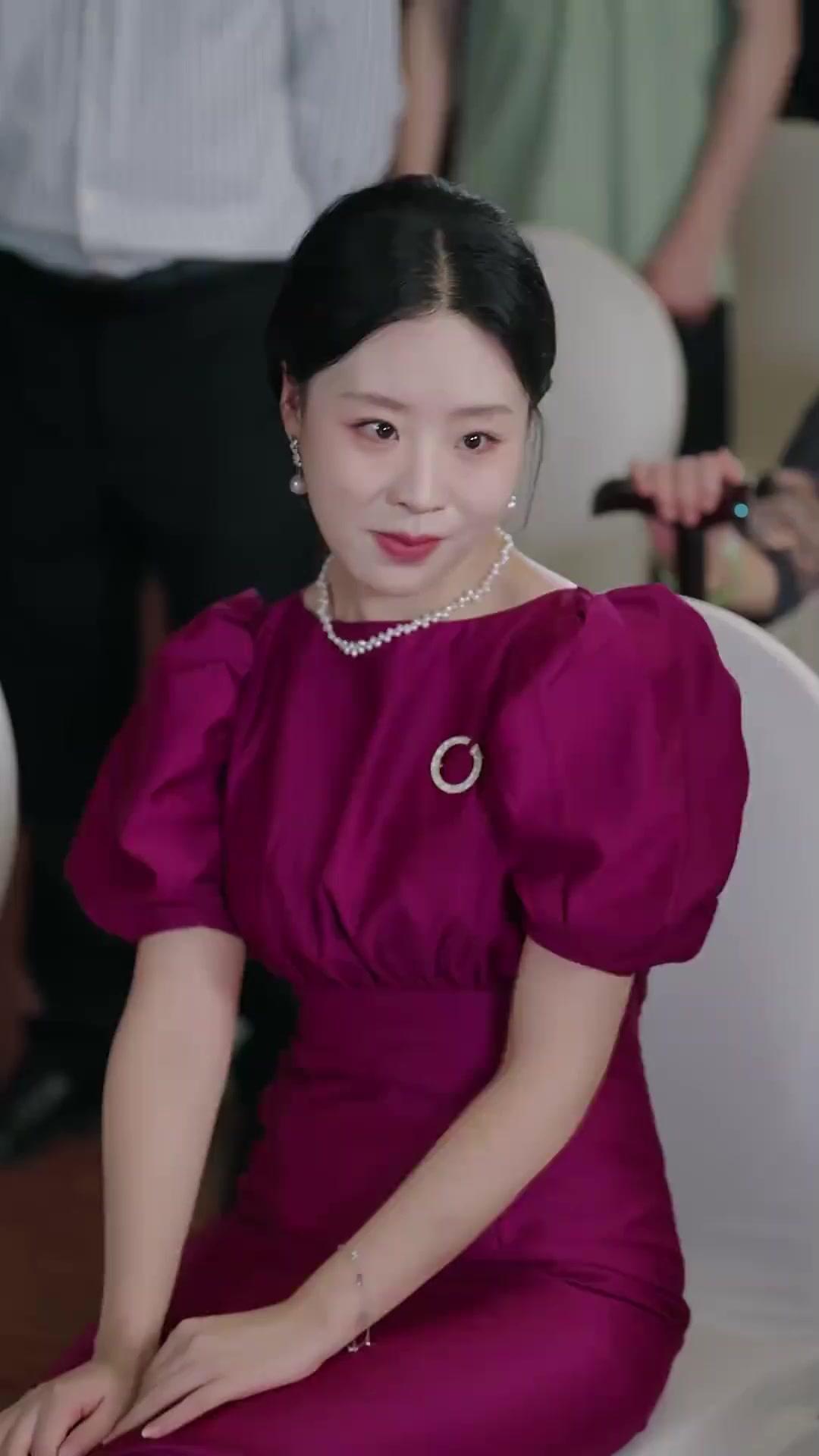 (Dublagem)A Bisavó de 7 Anos Conserta a Família