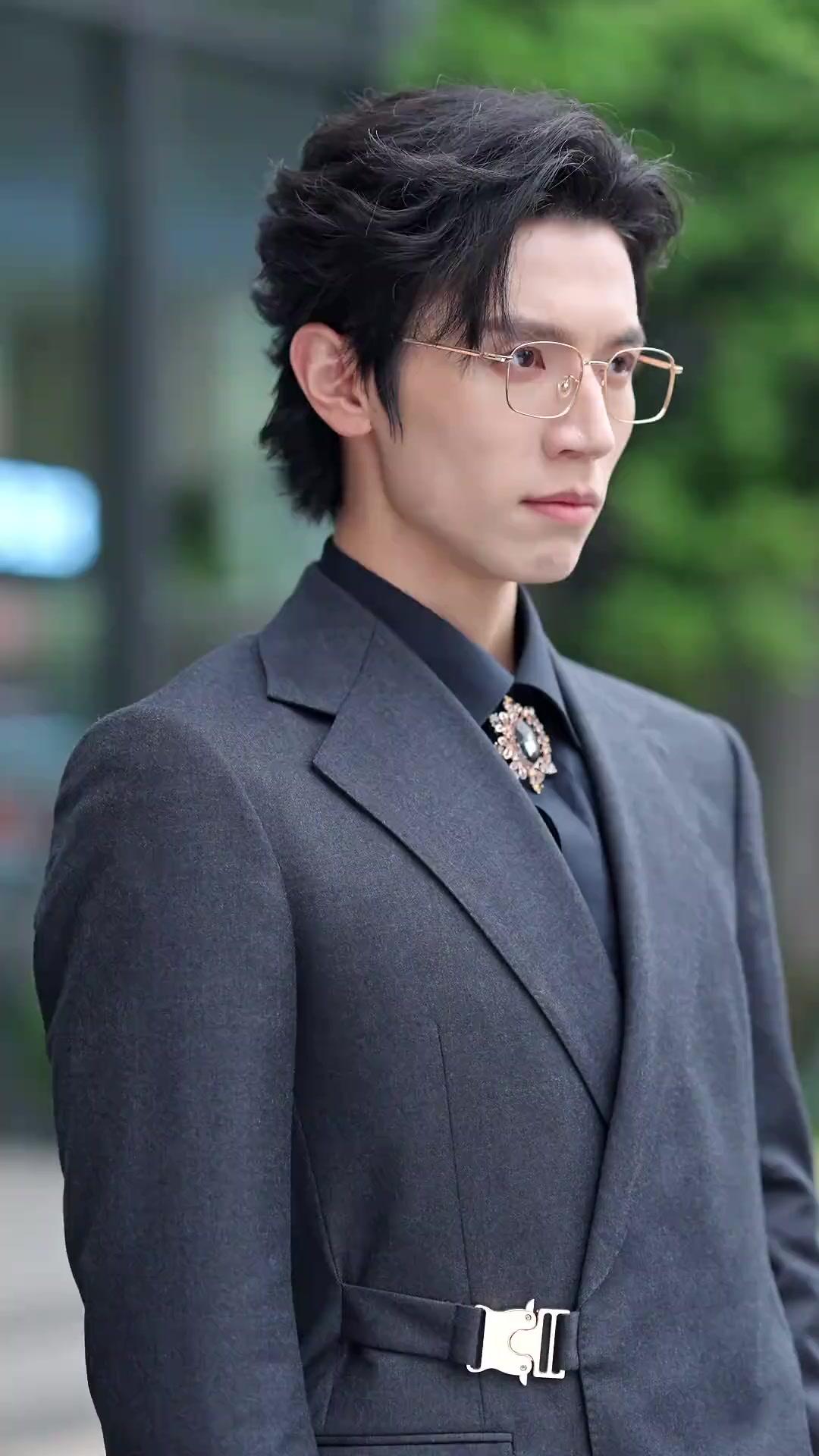 (Doblado) Papá Lobo Regresó