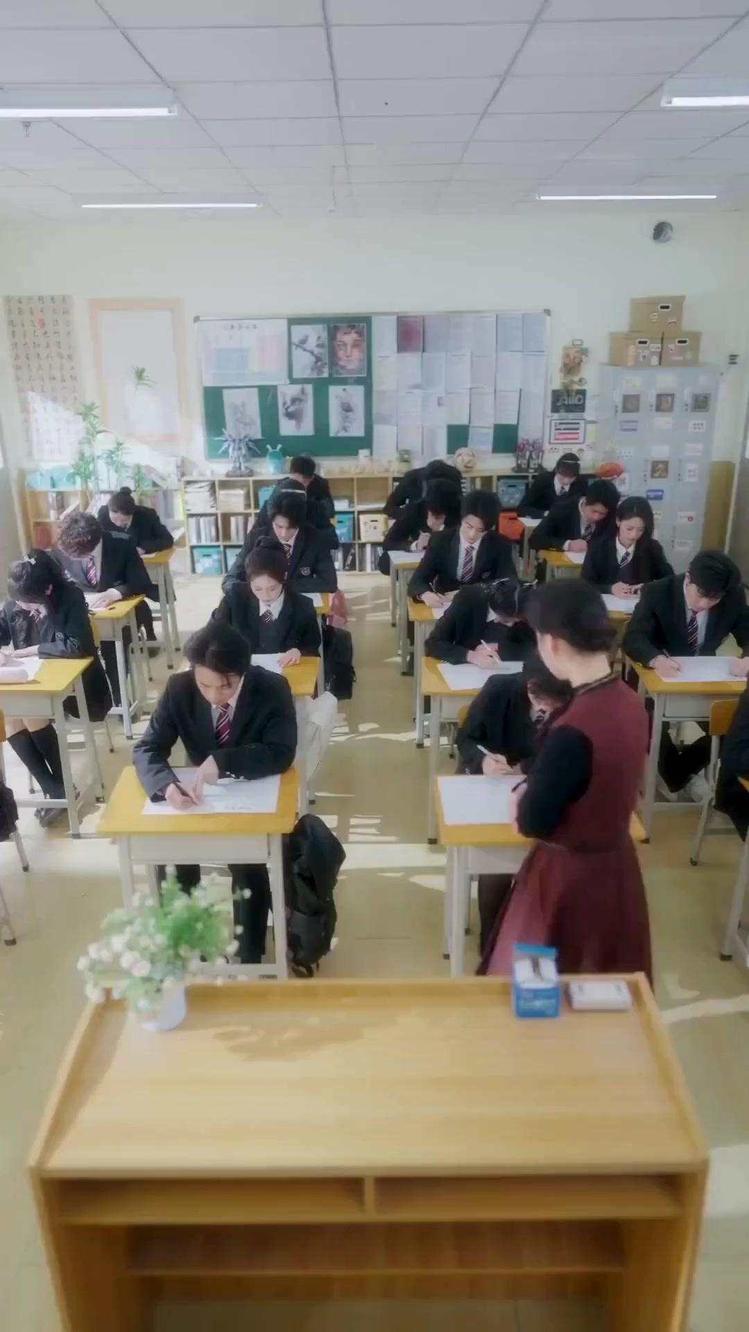 (Dubbed)Smart Poor Girl Outwits Rich Kids