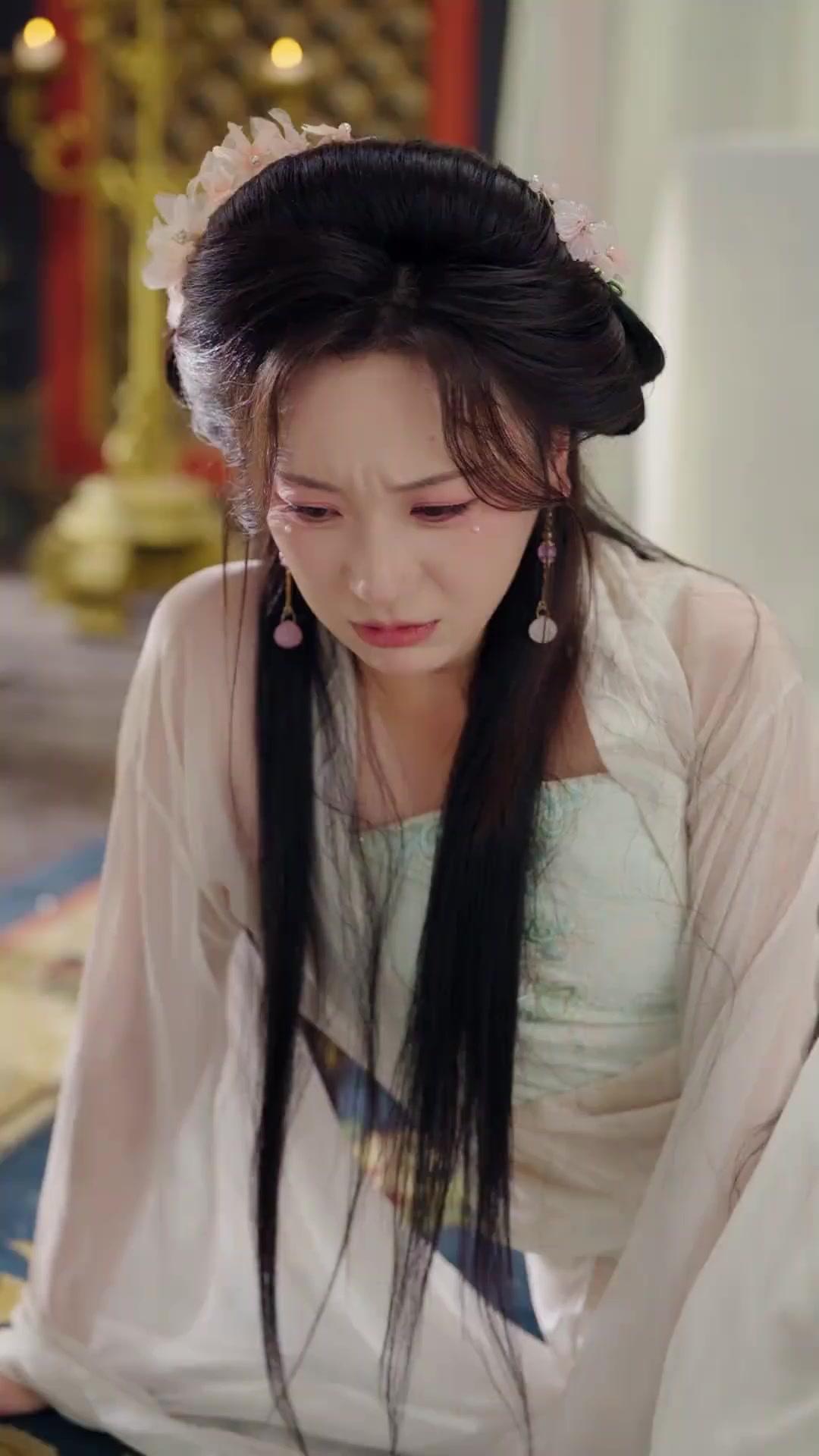 転生王妃！キャリアウーマンはやめられない