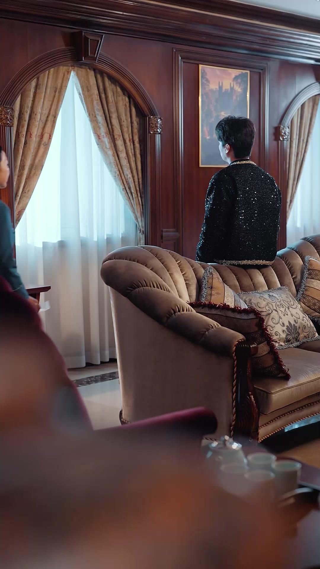 Llegó en la oscuridad