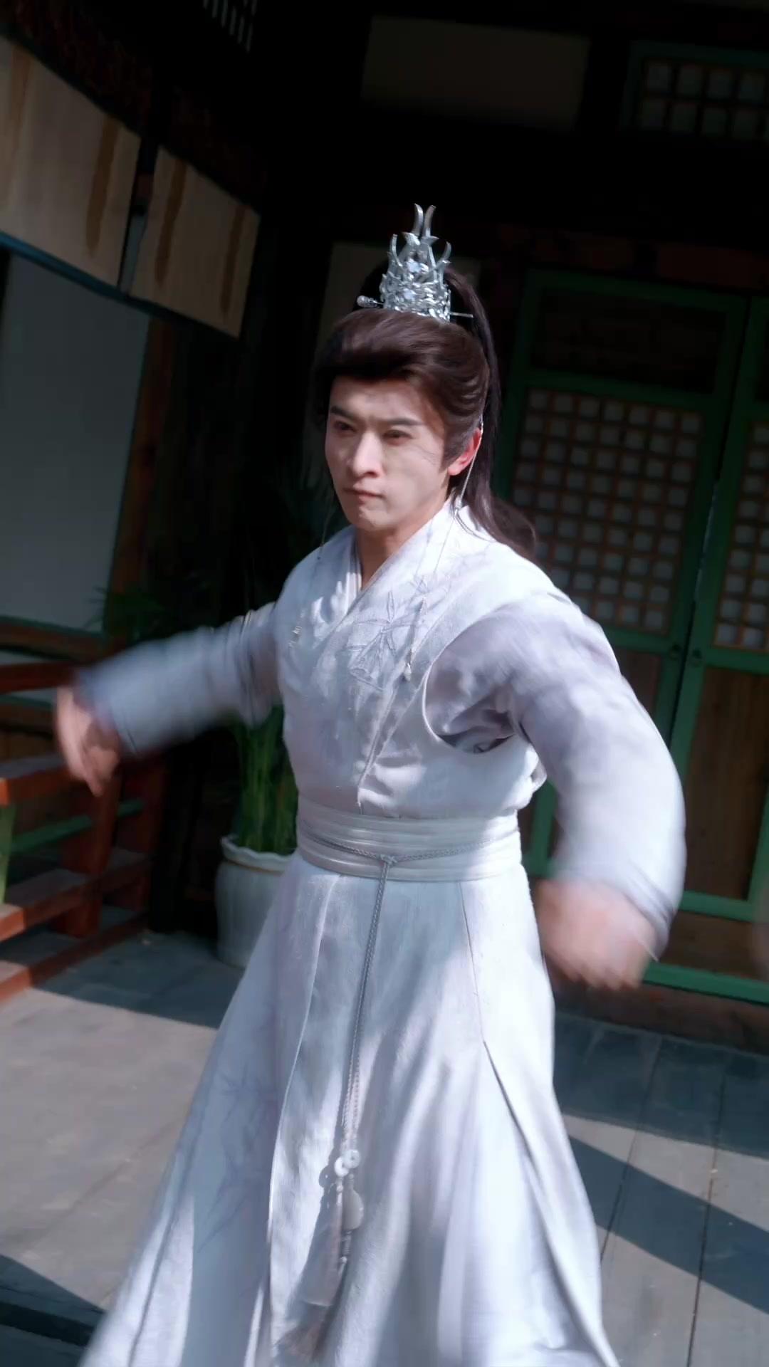 Masayı Deviren Adam