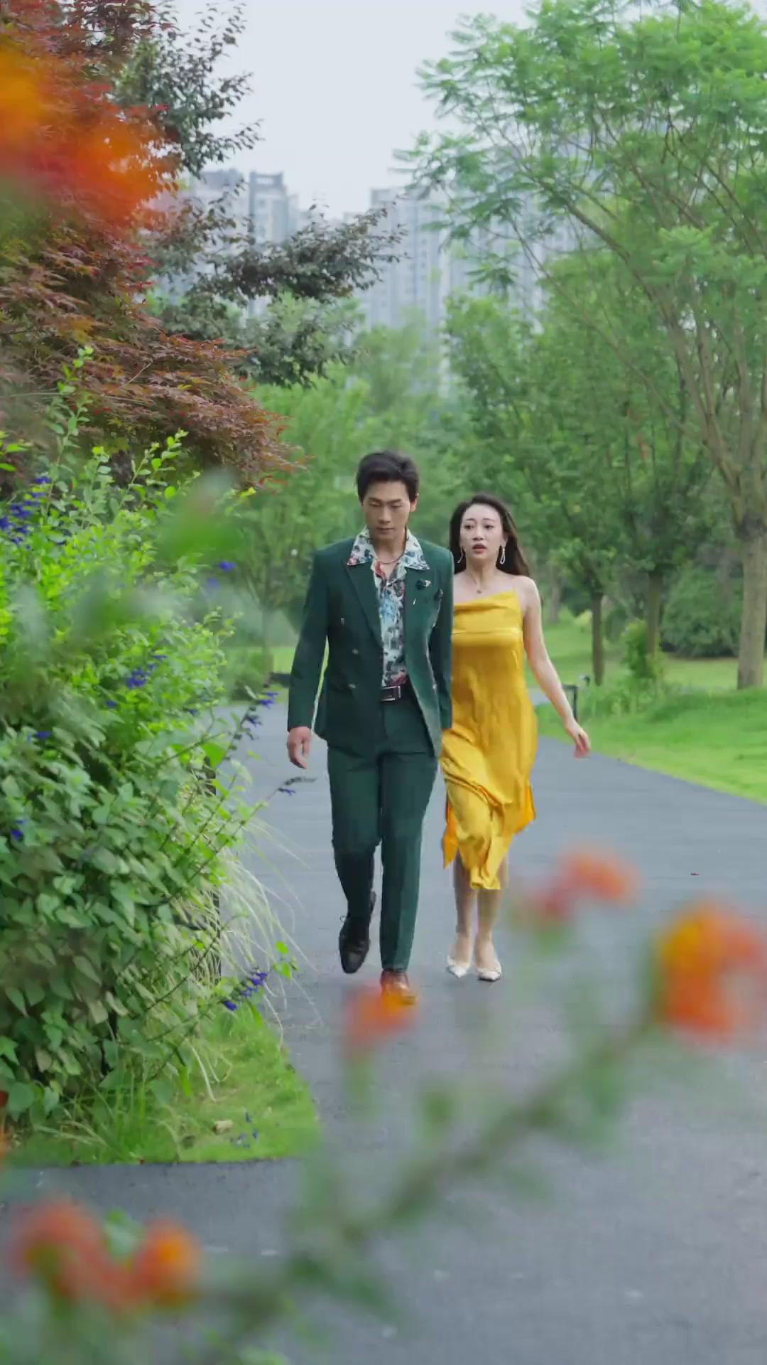 Đắm Chìm Trong Đêm Xuân