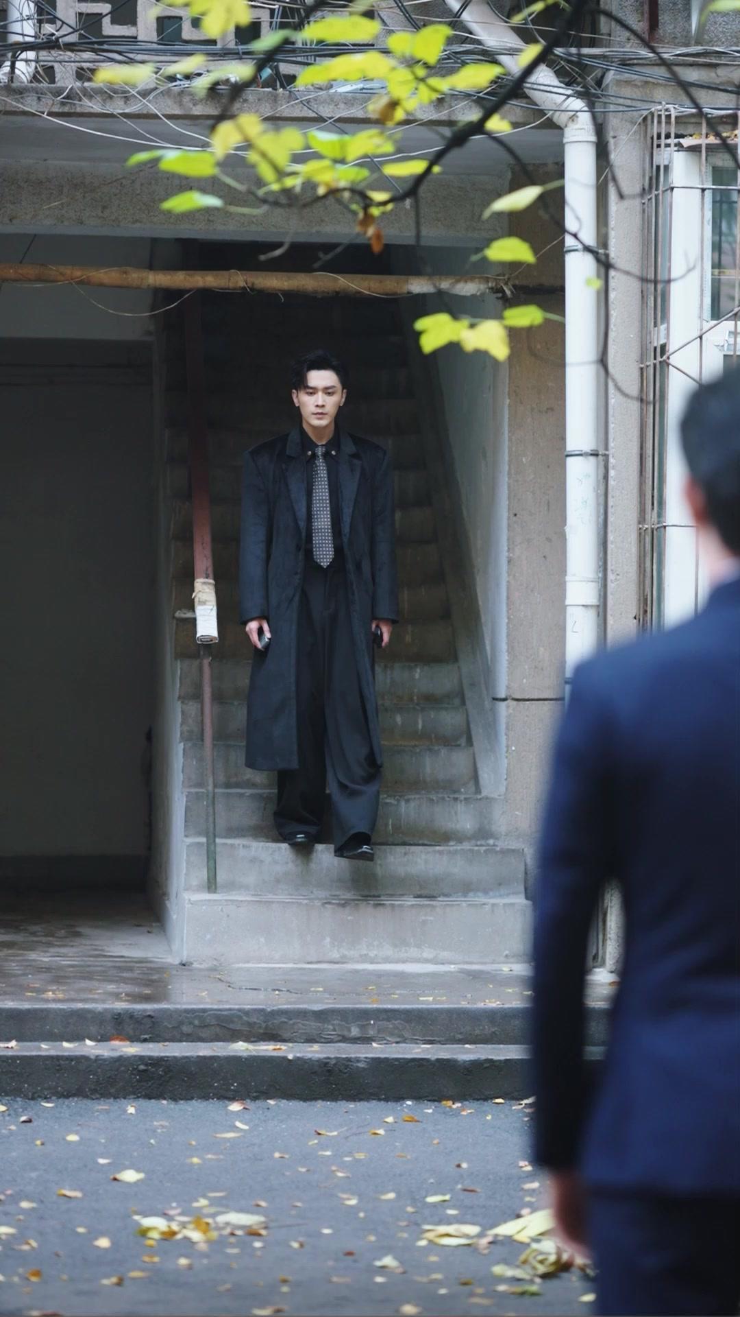 以愛為名，困於掌心