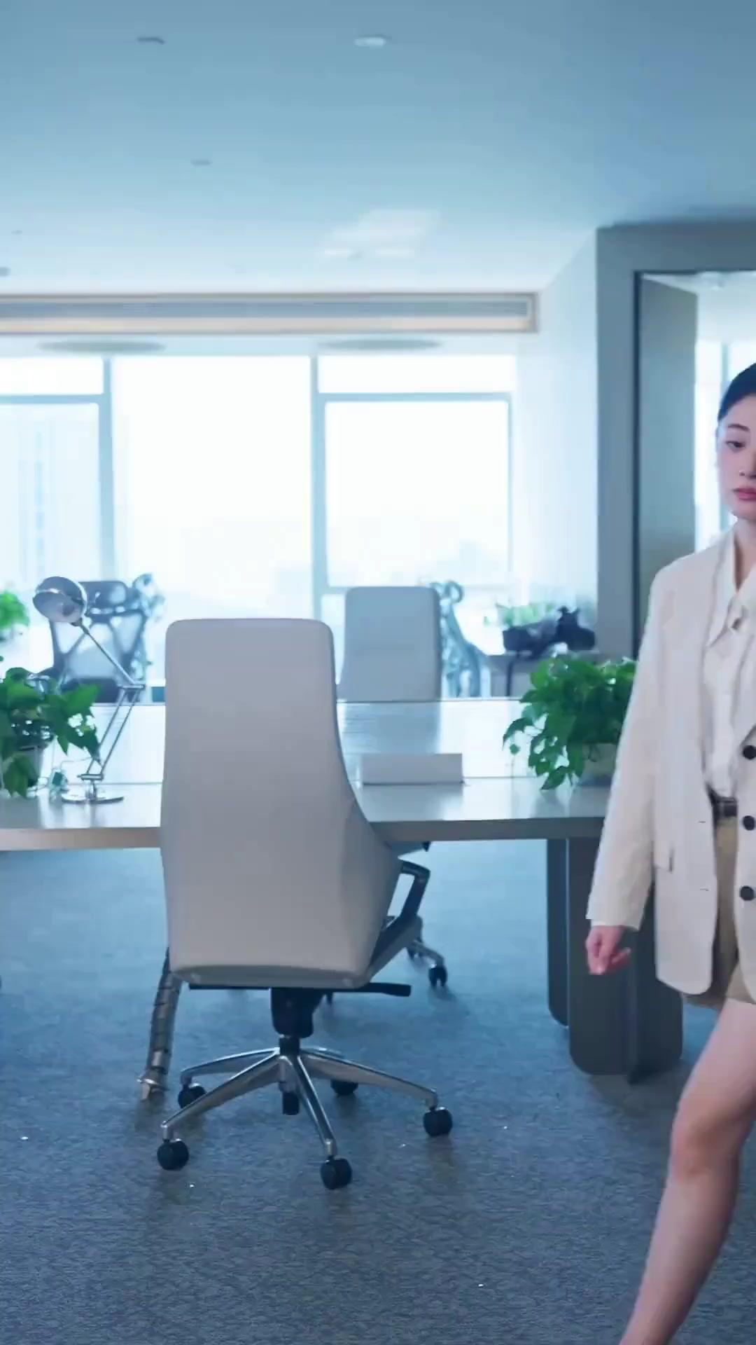 (Sulih suara) Cinta Pertama Adalah Luka