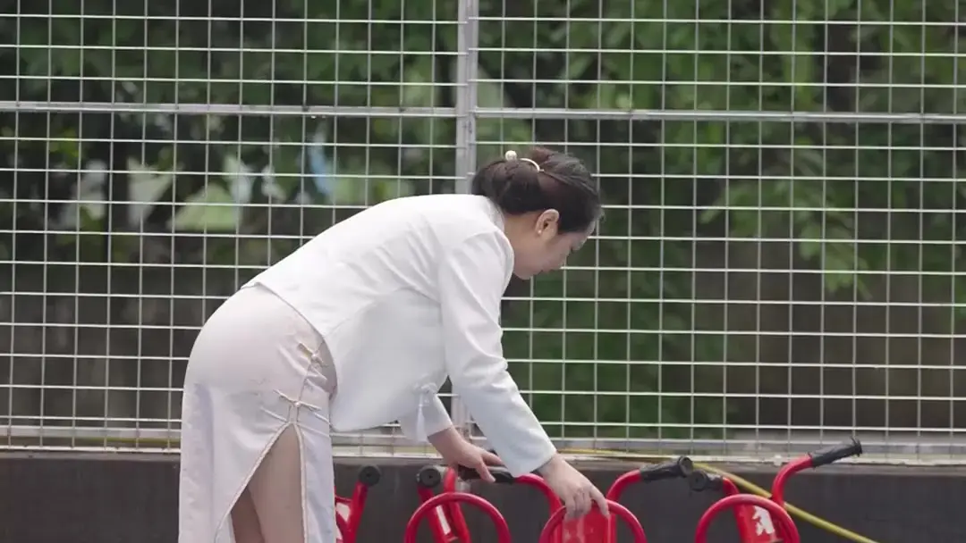 Dinner Table Power Play