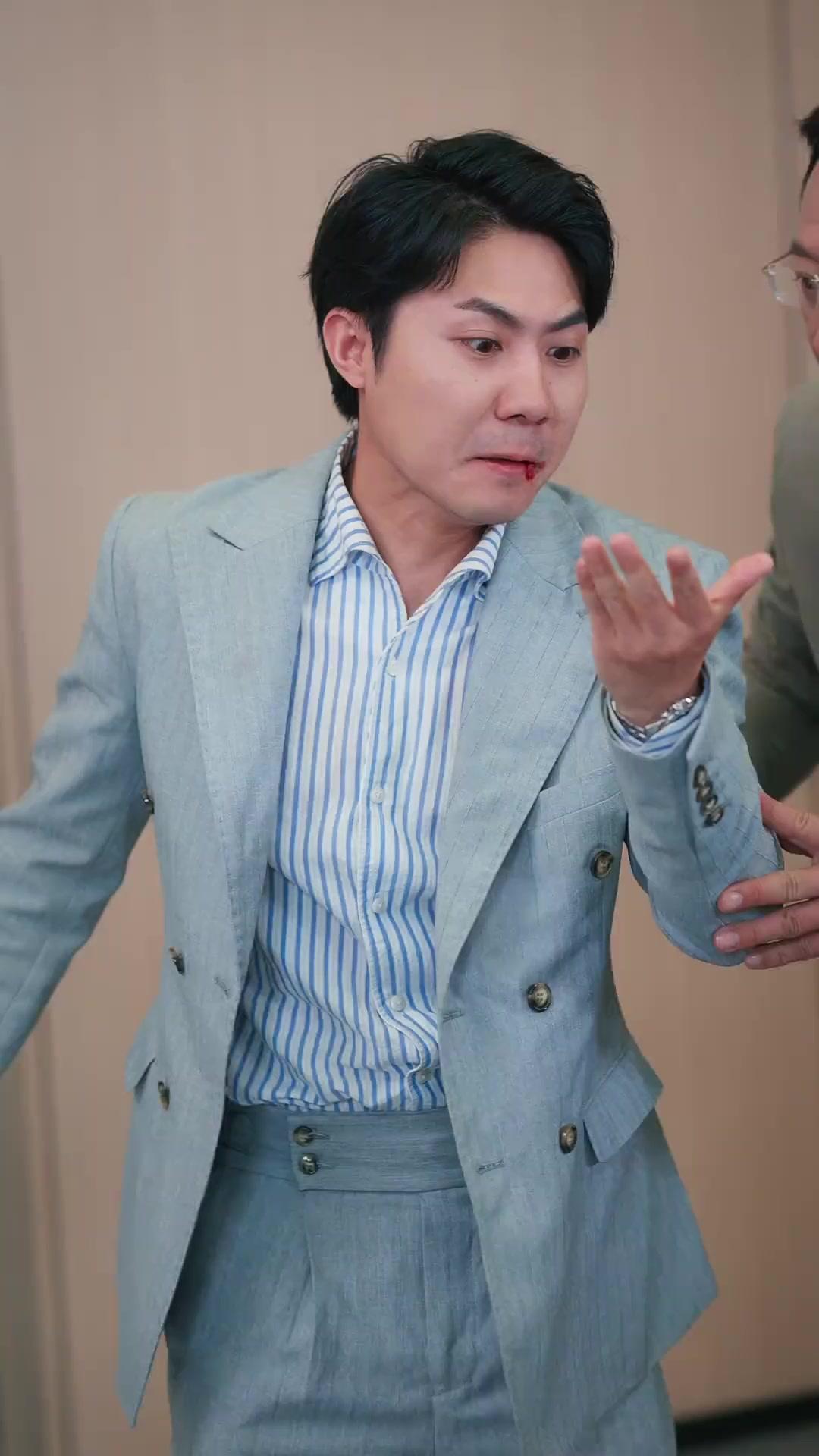 (Dublagem)O Herdeiro e Sua Deusa Apegada