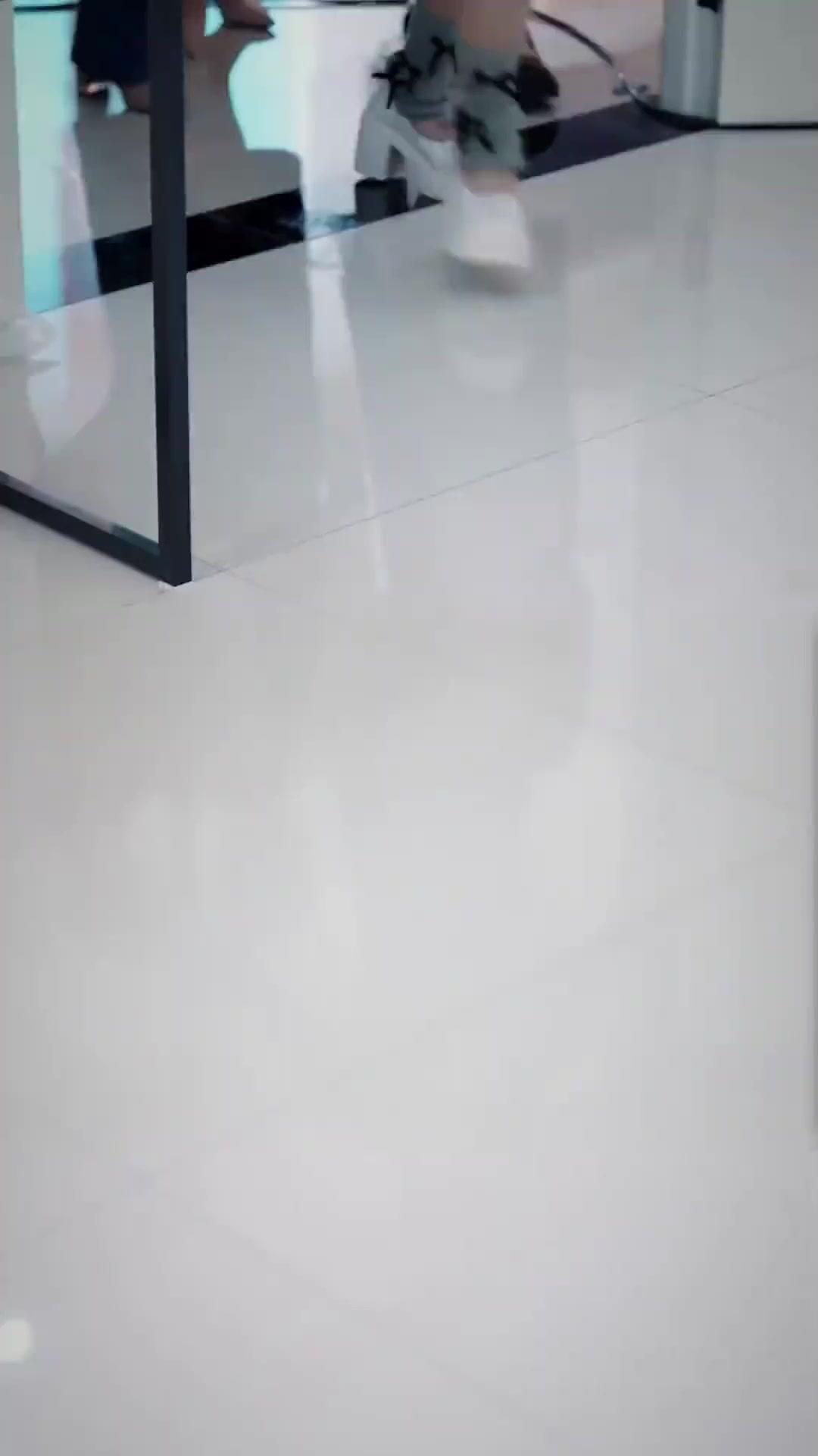 Đêm Tân Hôn, Ván Cờ Mở Màn