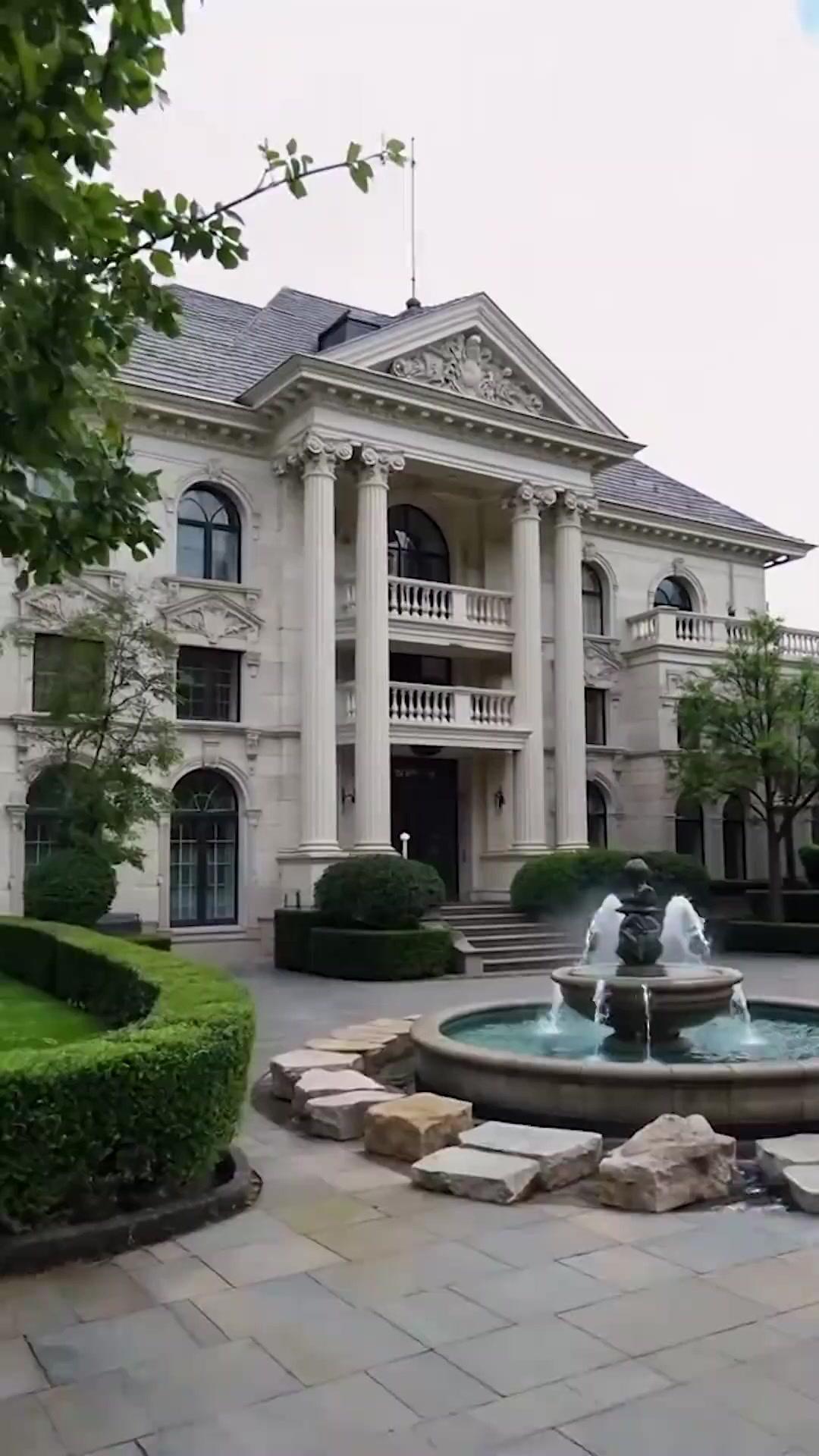 سرّ الماضي يطارد الحاضر