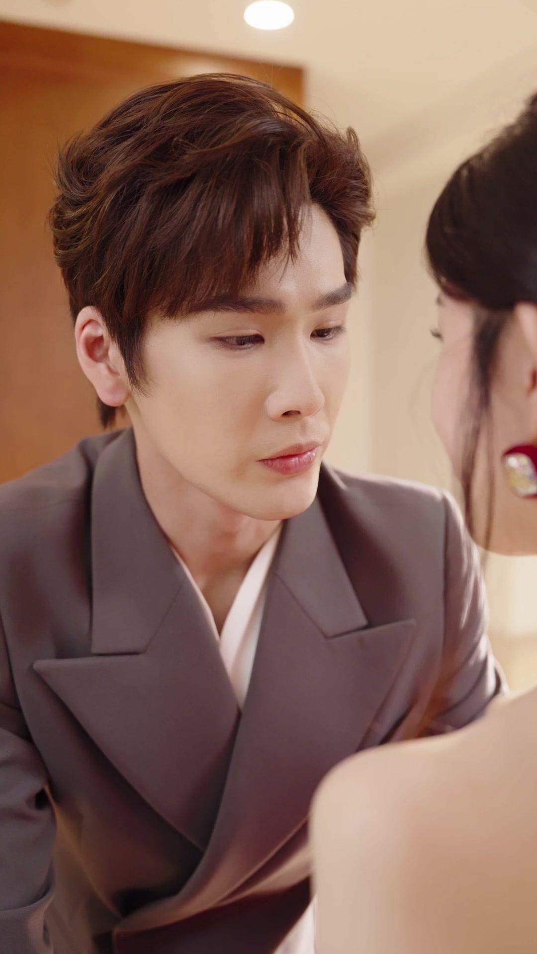 Api Dendam, Cinta yang Terkubur