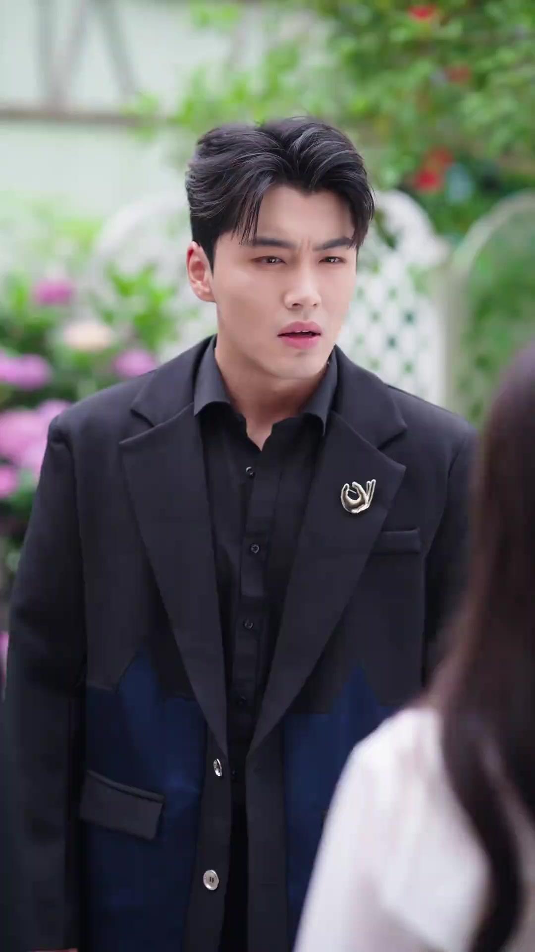 LA MÉCHANTE ADORÉE DE TOUS