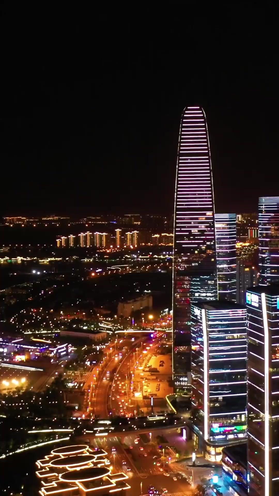 تحولت إلى بطلة ثانوية، وأنقذت العائلة