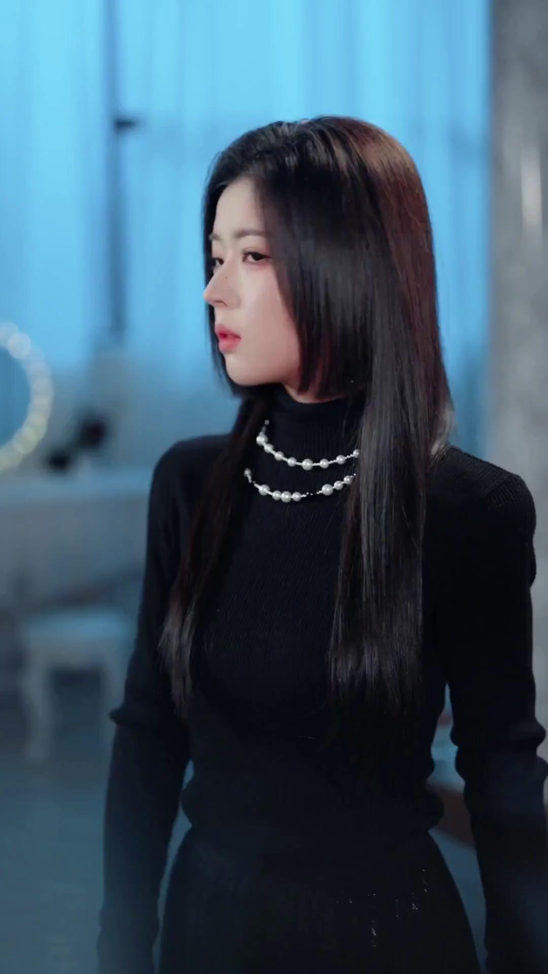 (Dubbed) Stay Away! She’s a Violent Psycho!