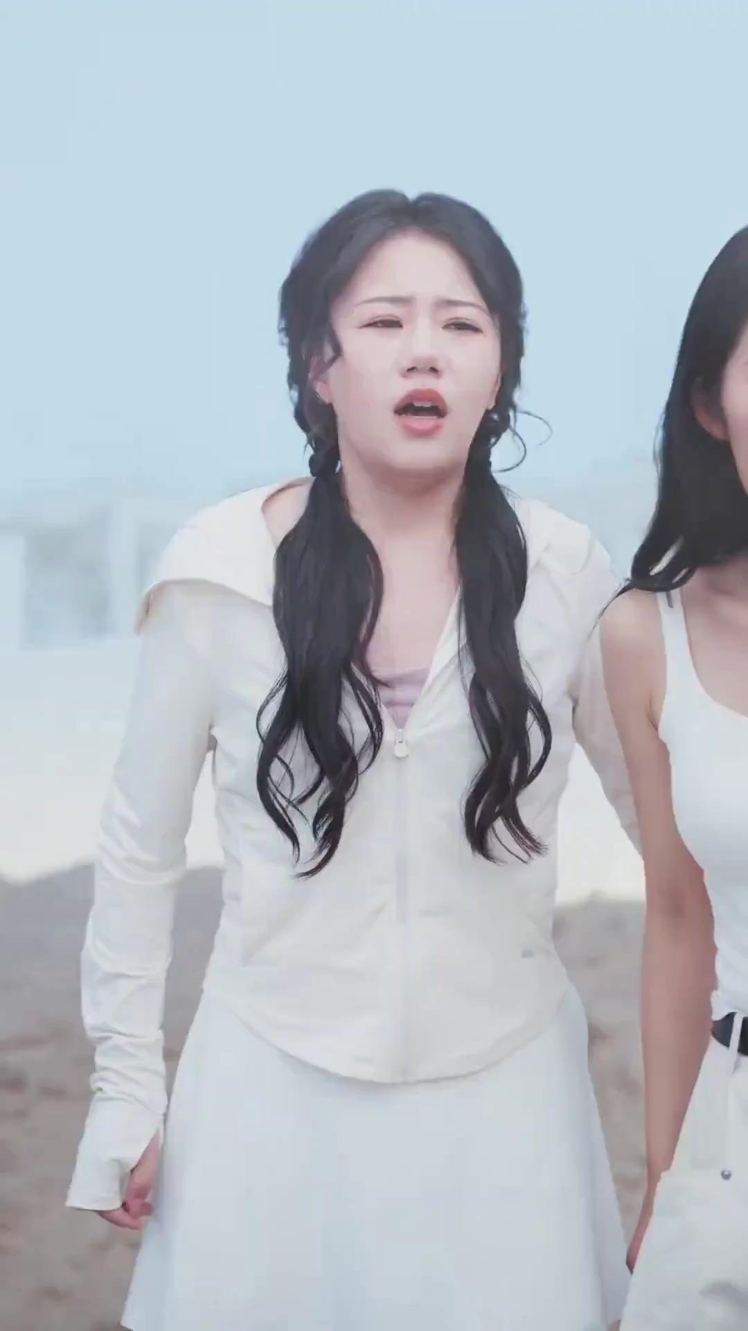 (Dublagem) O Ataque do Tubarão Gigante