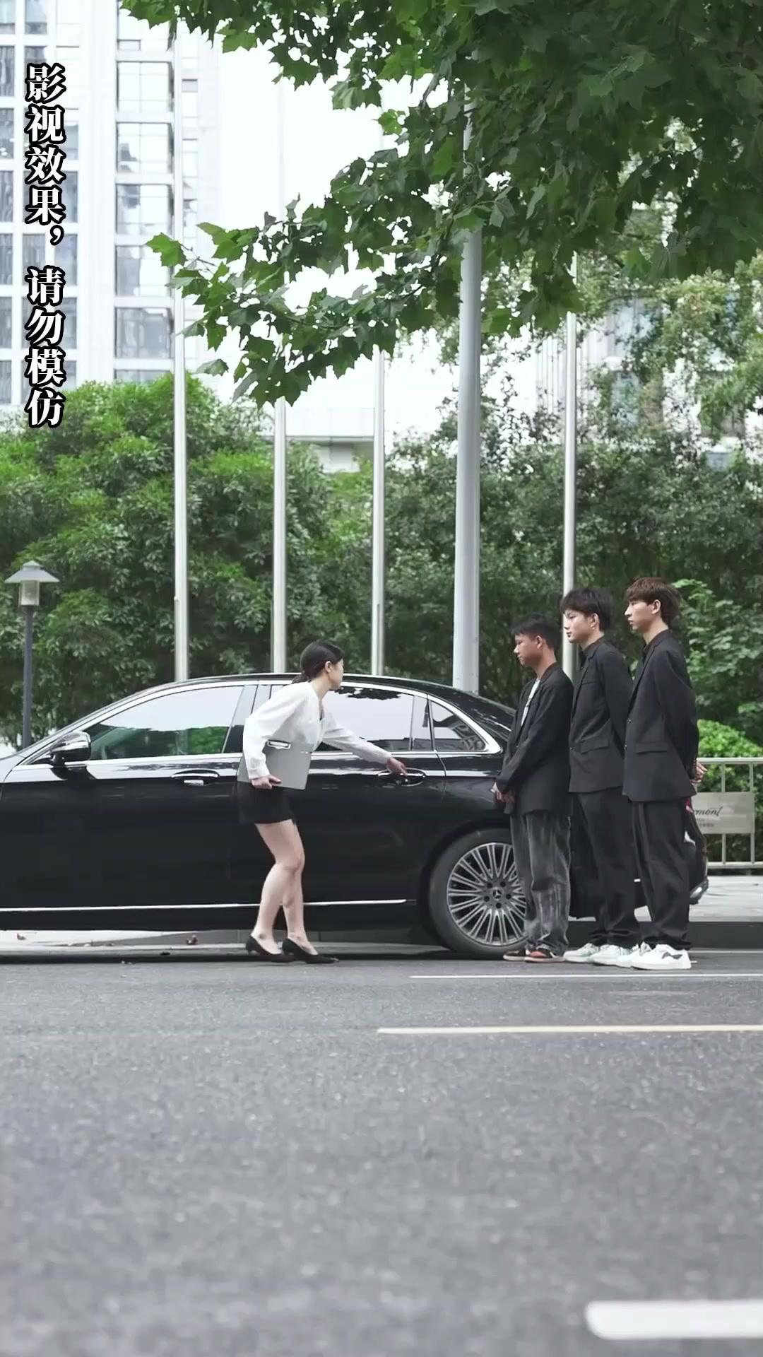 The Heiress and the Cold Billionaire