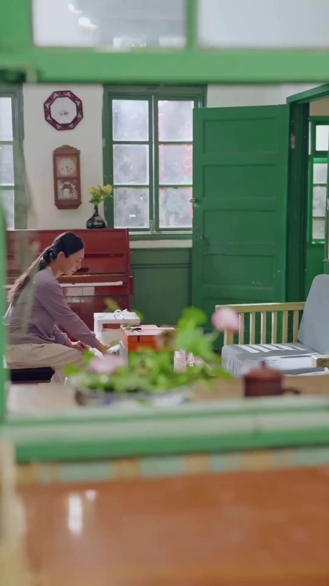 (Dubbed) She Roars Back