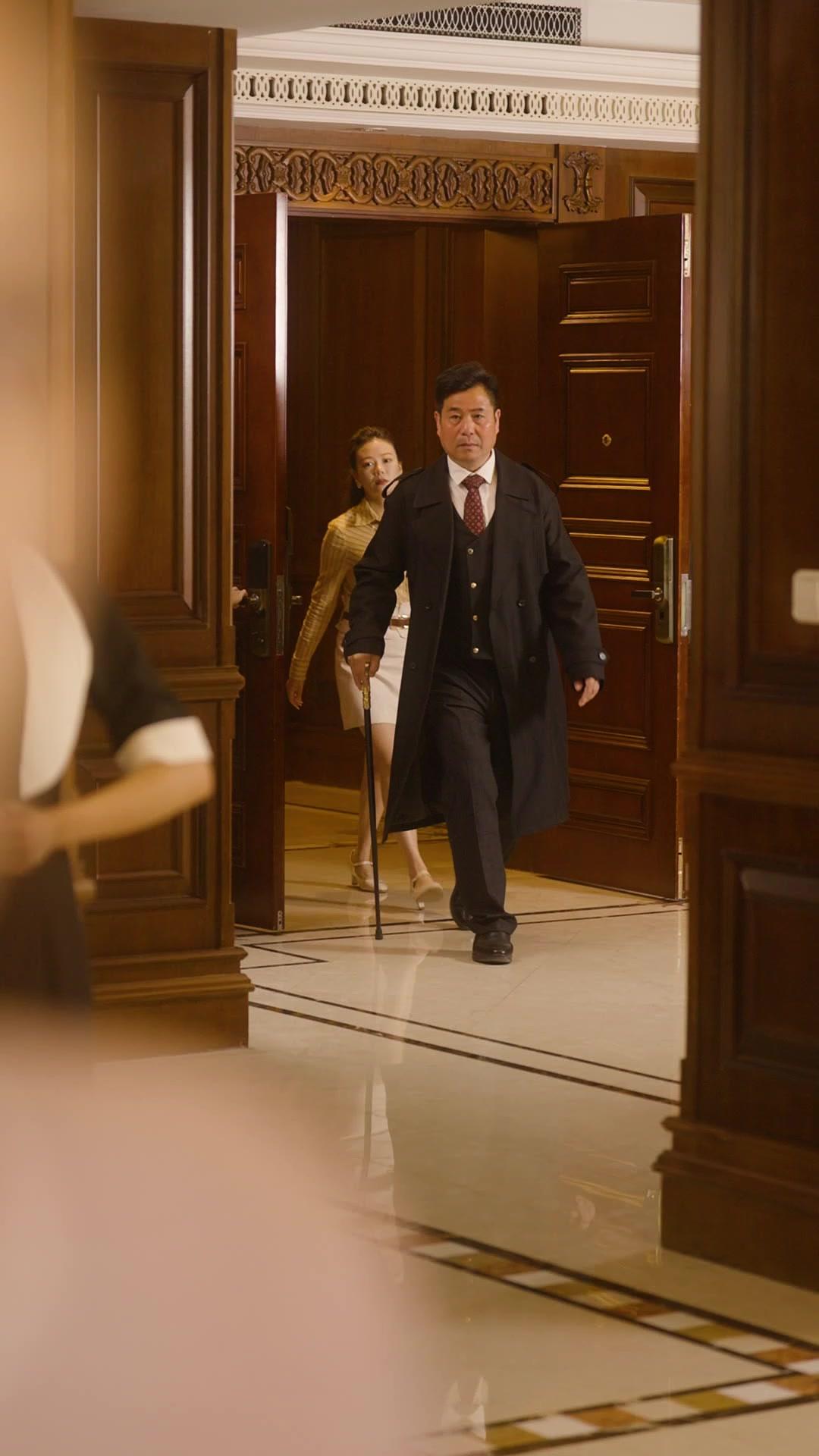 Sepanjang Dekad, Bulan Menunggu