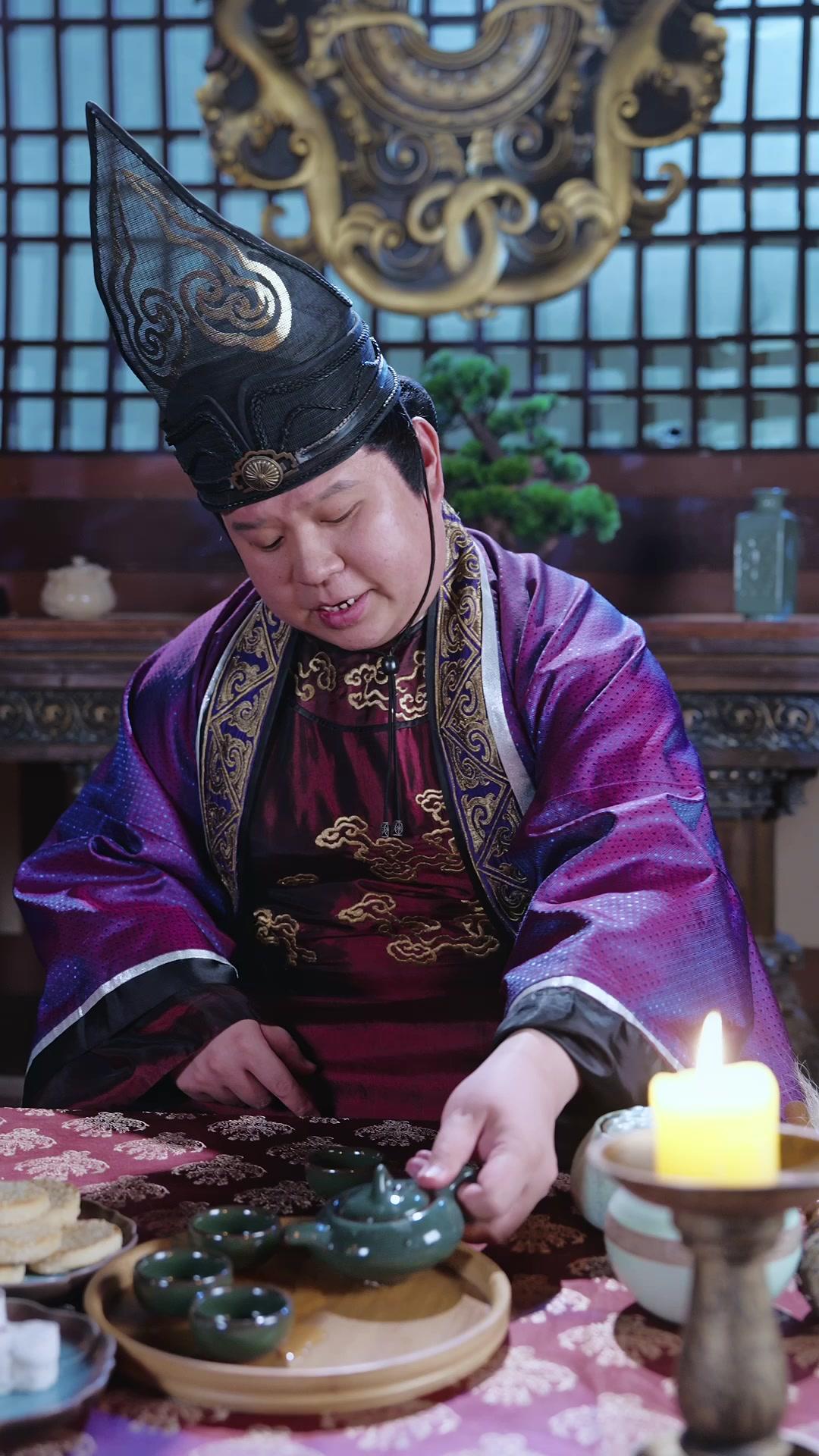 A Legend Living in the Shadows