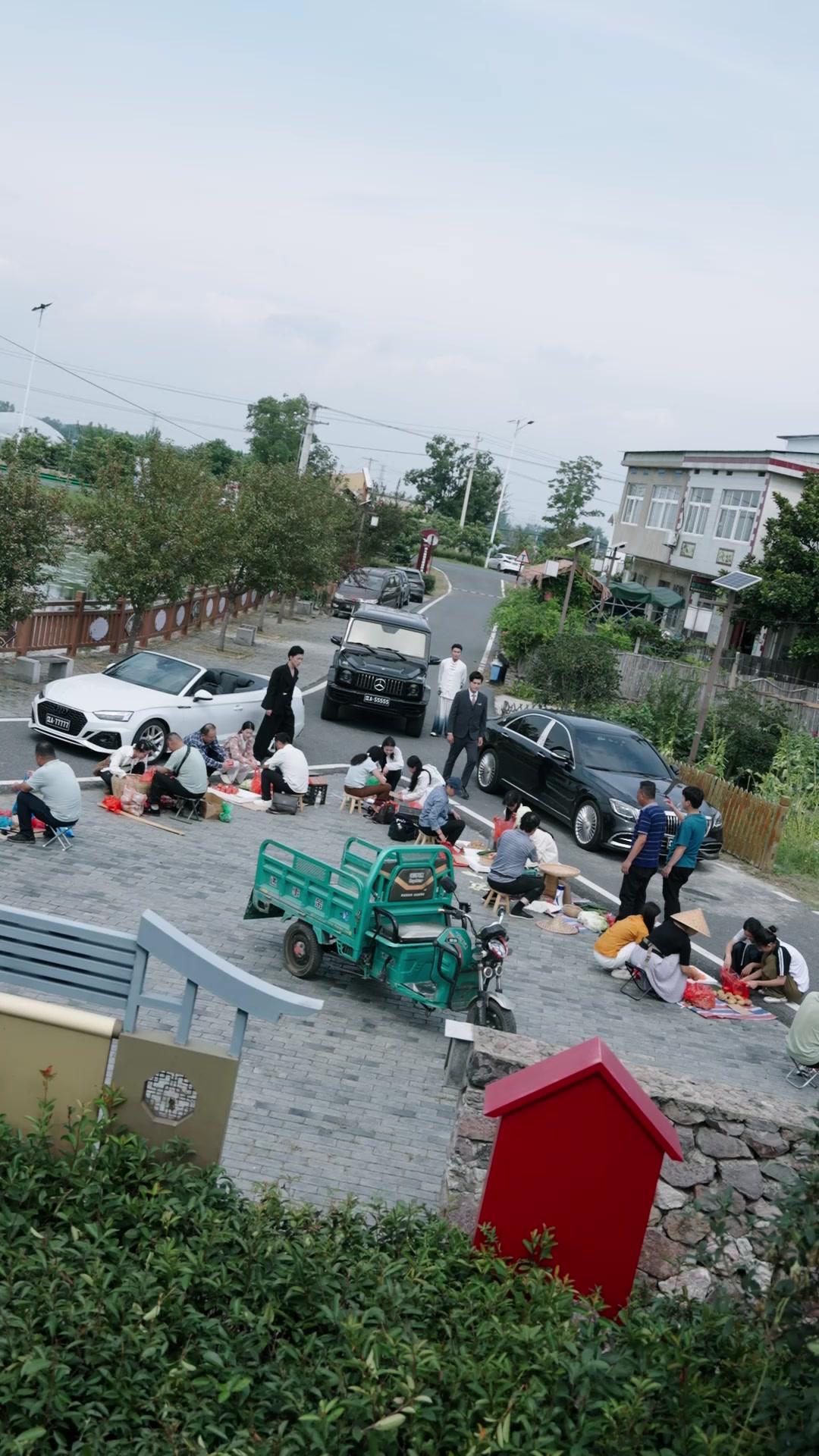 岳父大人，我們來罩你！