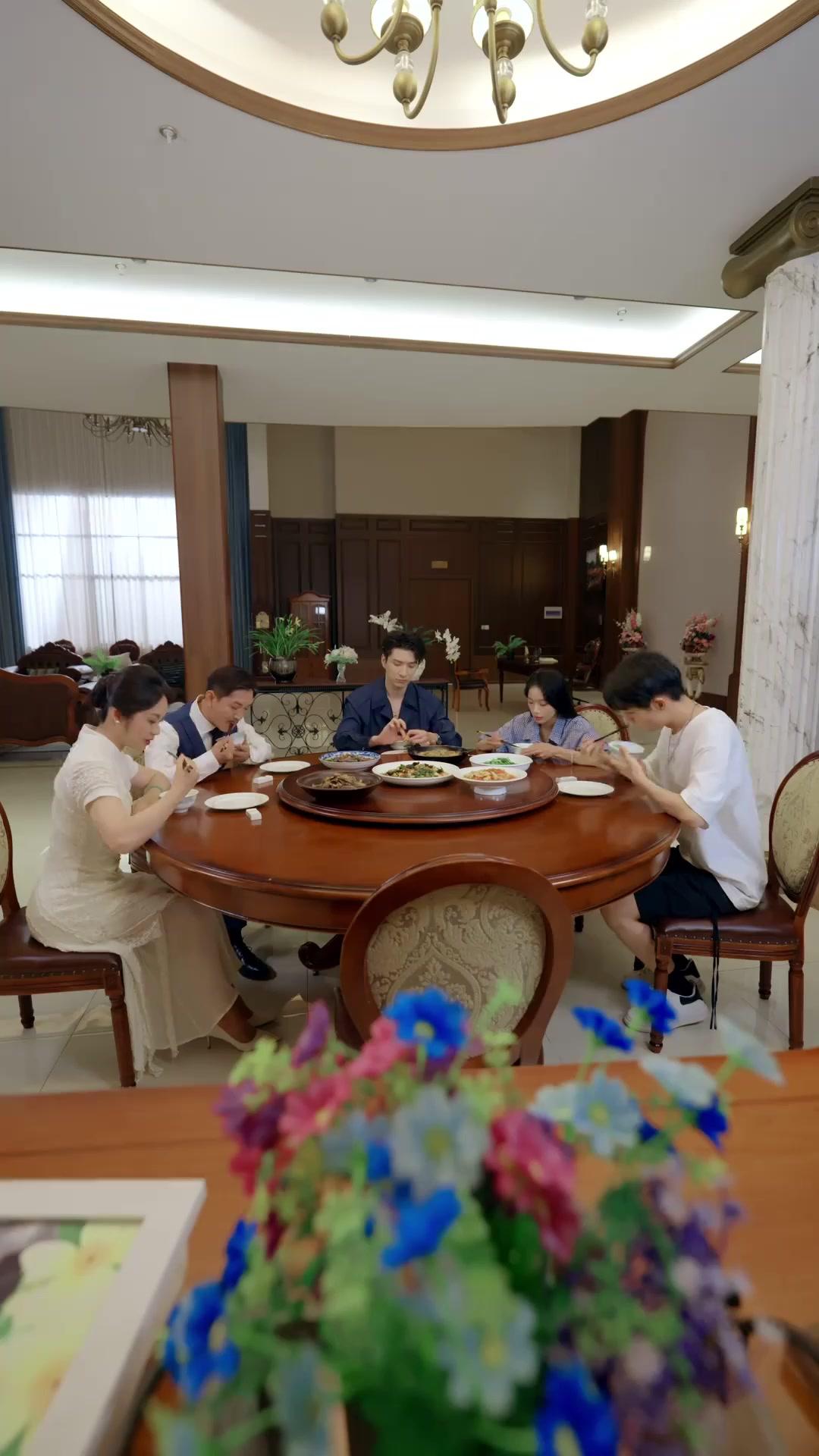 CHOUCHOU DE LA NOUVELLE FAMILLE