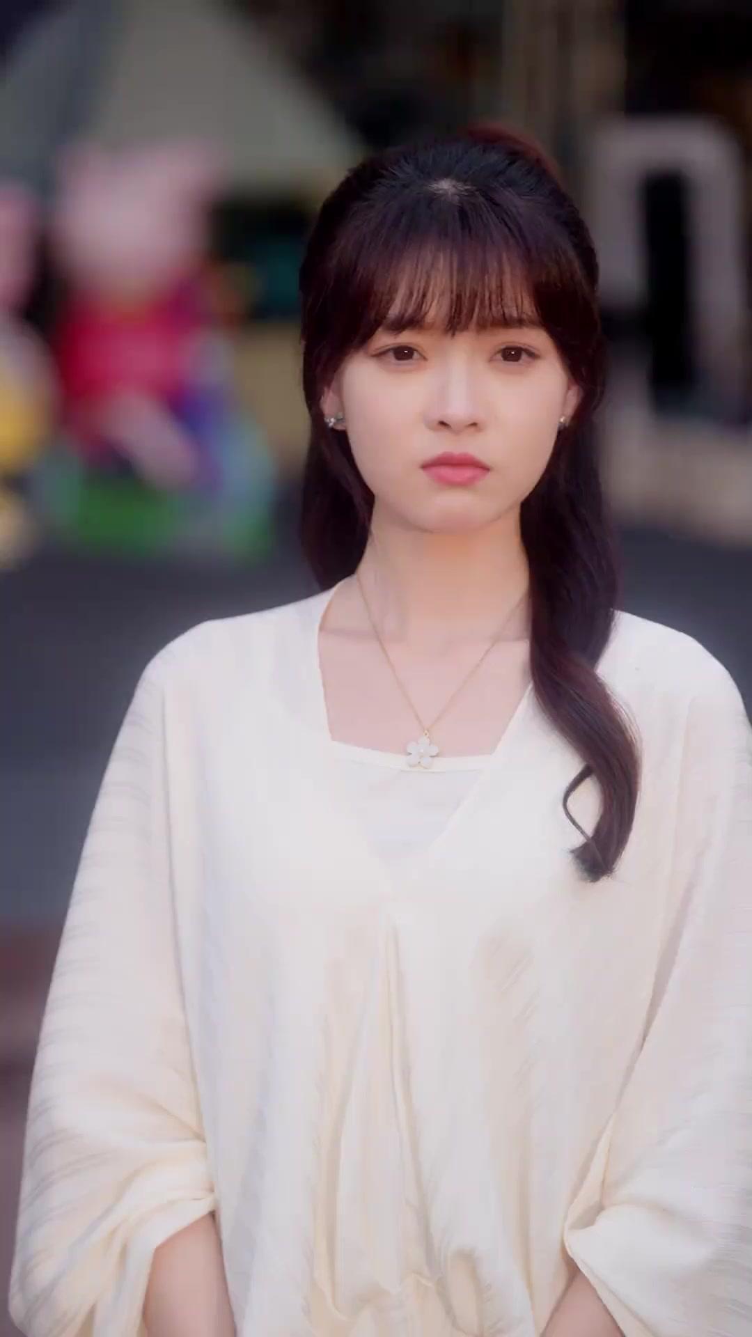 Toujours, Julie lui manque