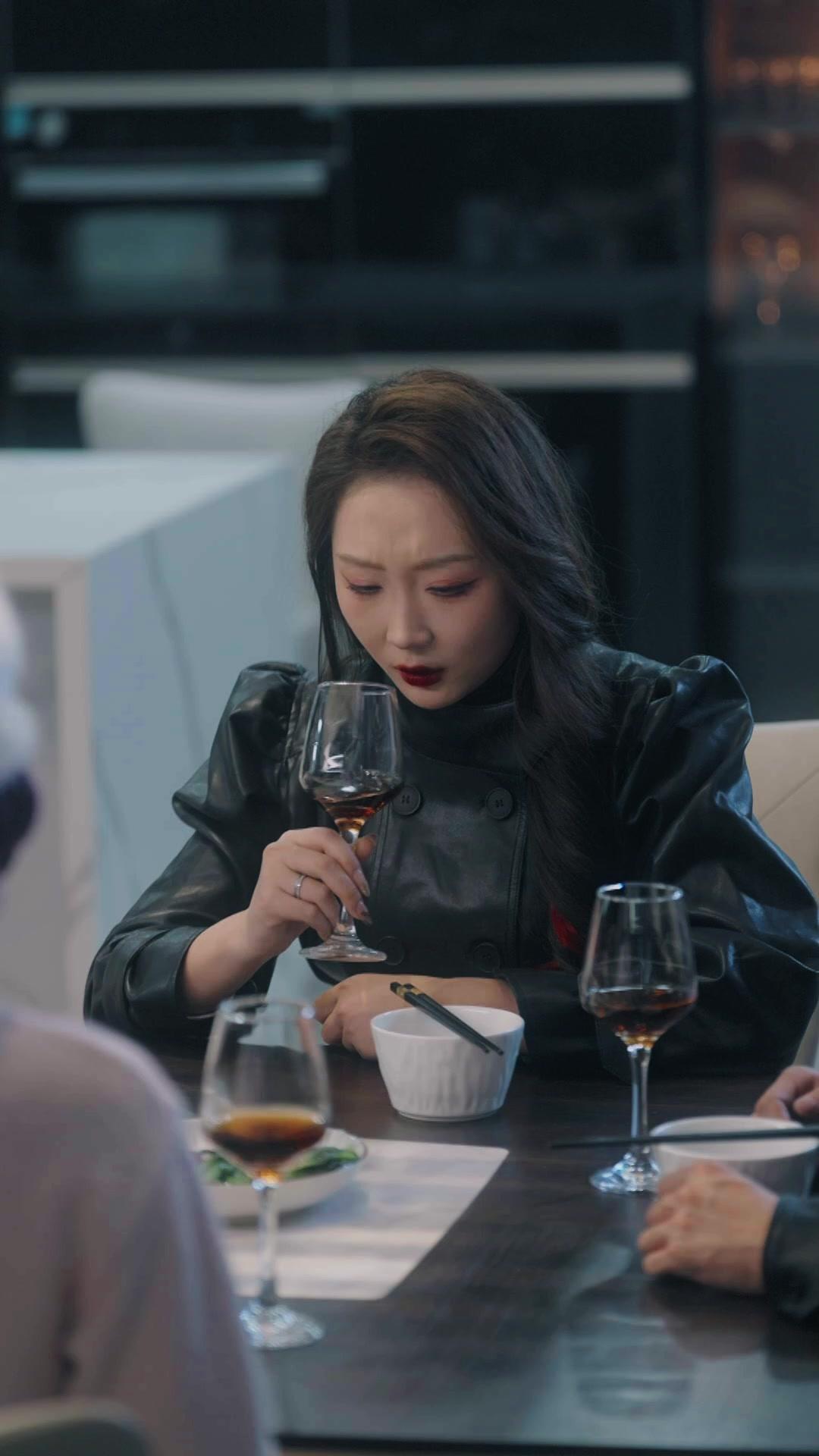 Figure Jadi Istri, Hidupku Berubah