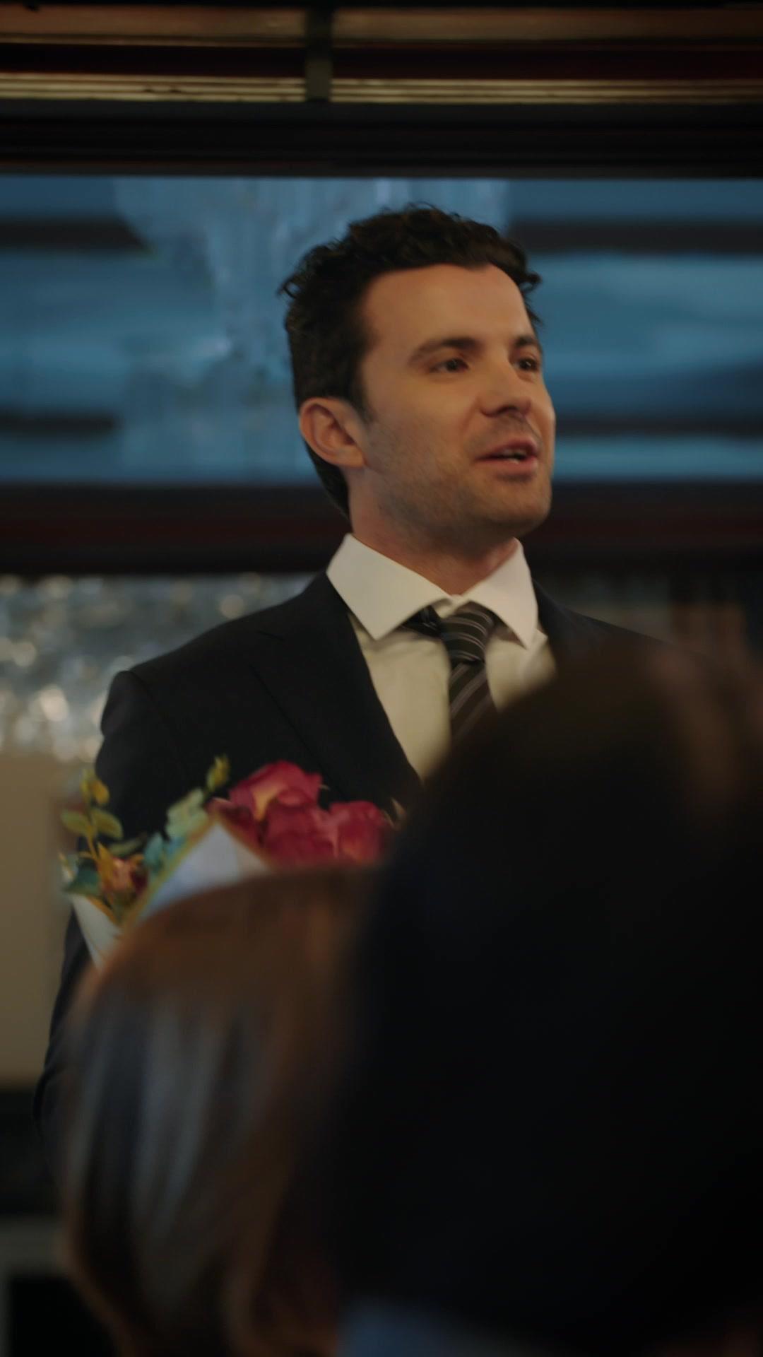 الرئيس التنفيذي الذي رفض 500 امرأة من أجلي 