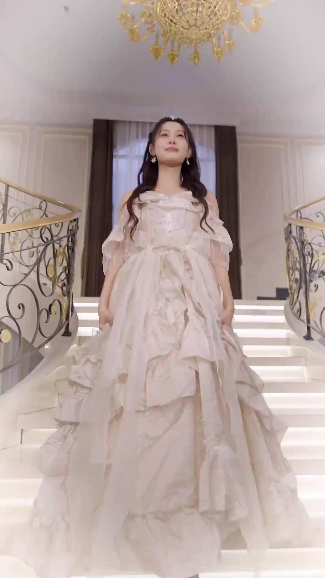 (吹き替え) ～超エリート家族では～何もしないが最適解