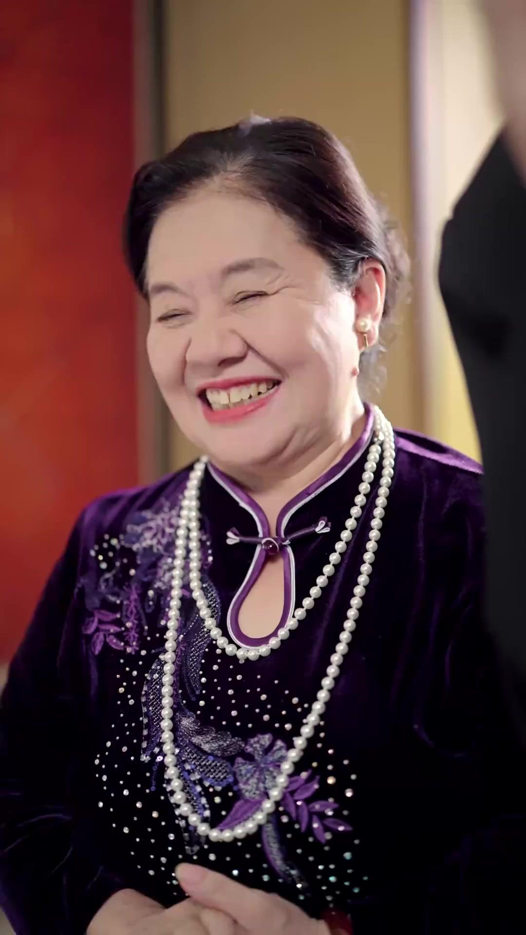 แม่แซ่บปะทะพ่อโหด