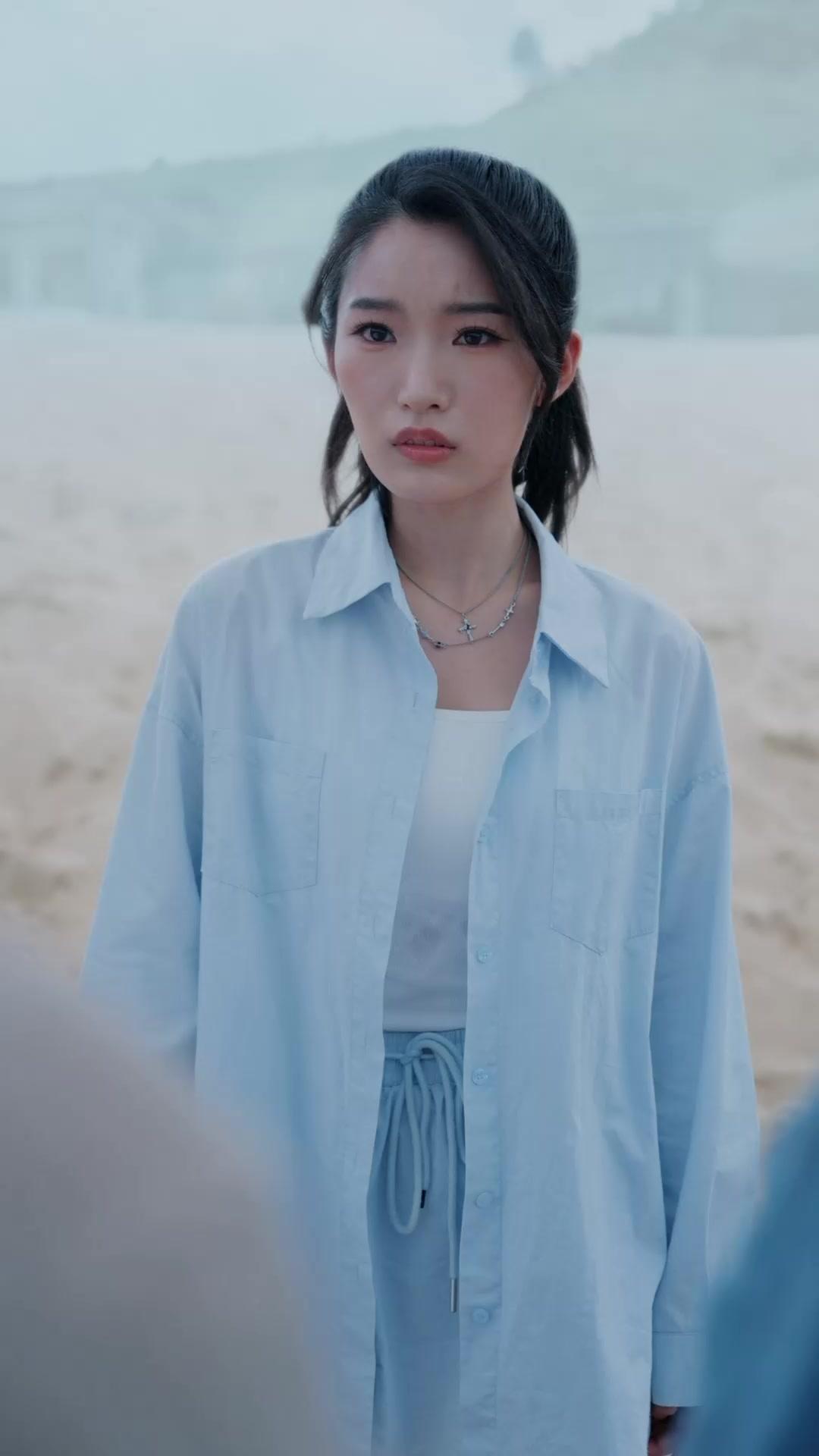 Lari!  Jerung raksasa datang!