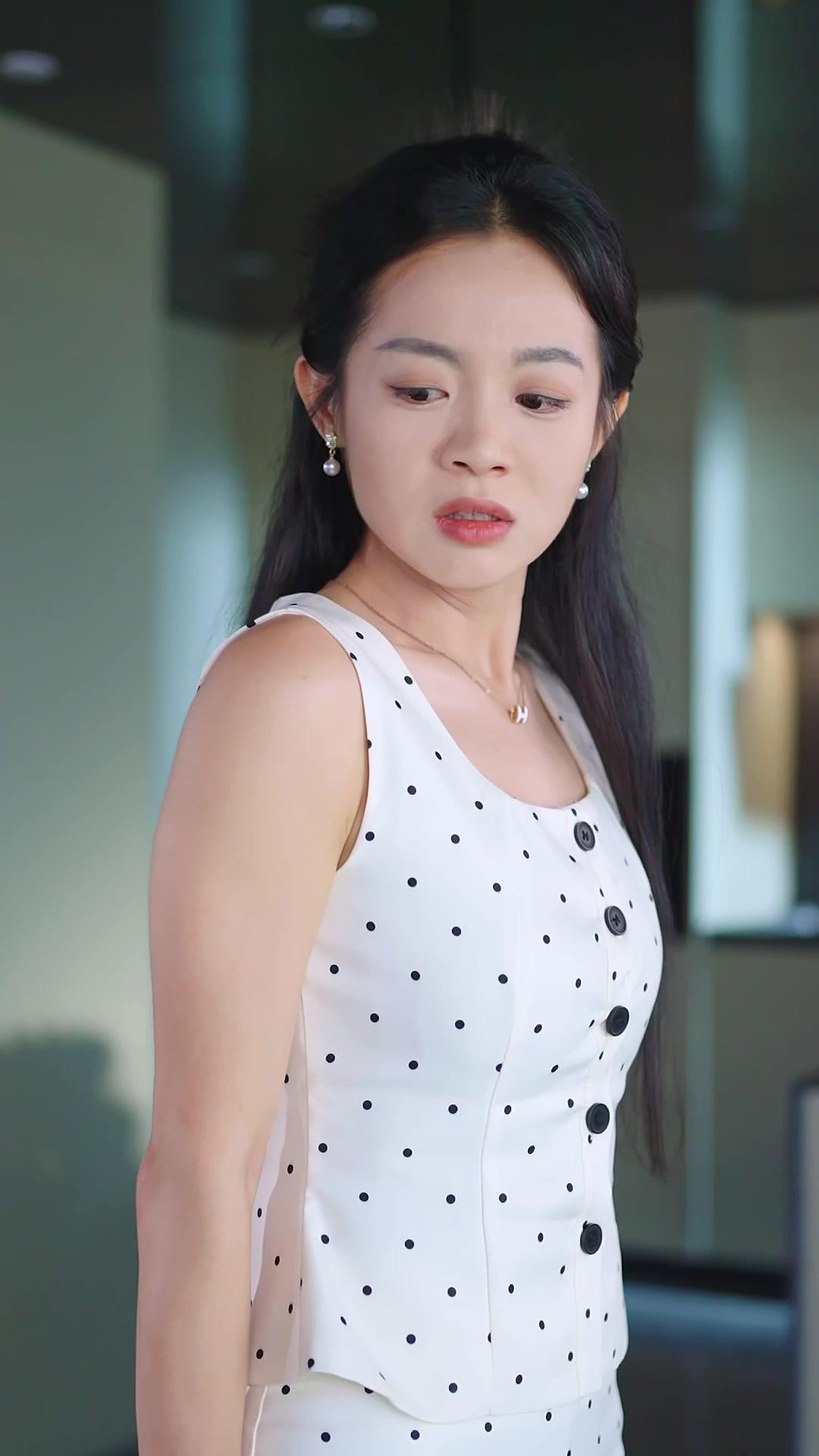 Bullied Me? My Dead CEO Ex Is Back!