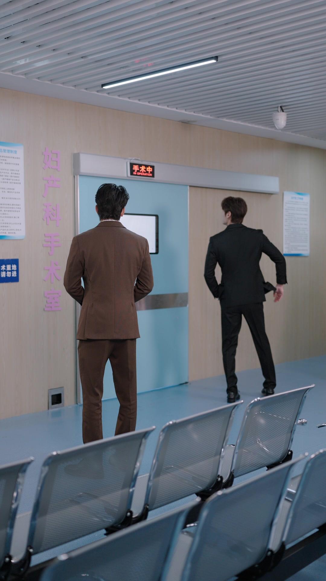 Entre promesas y secretos