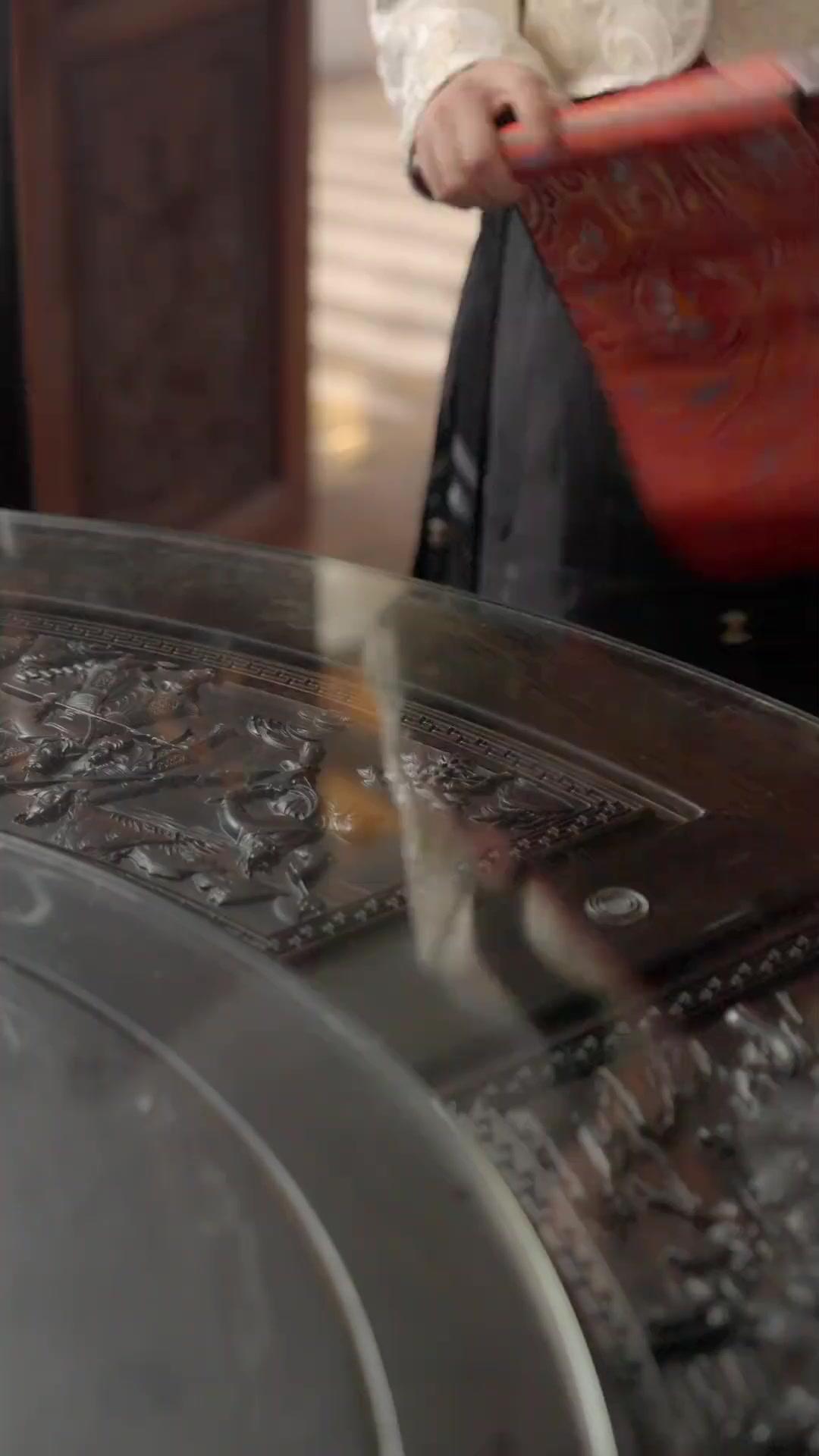 IMPÉRATRICE RÉINCARNÉE, ÉPOUSE HUMILIÉE