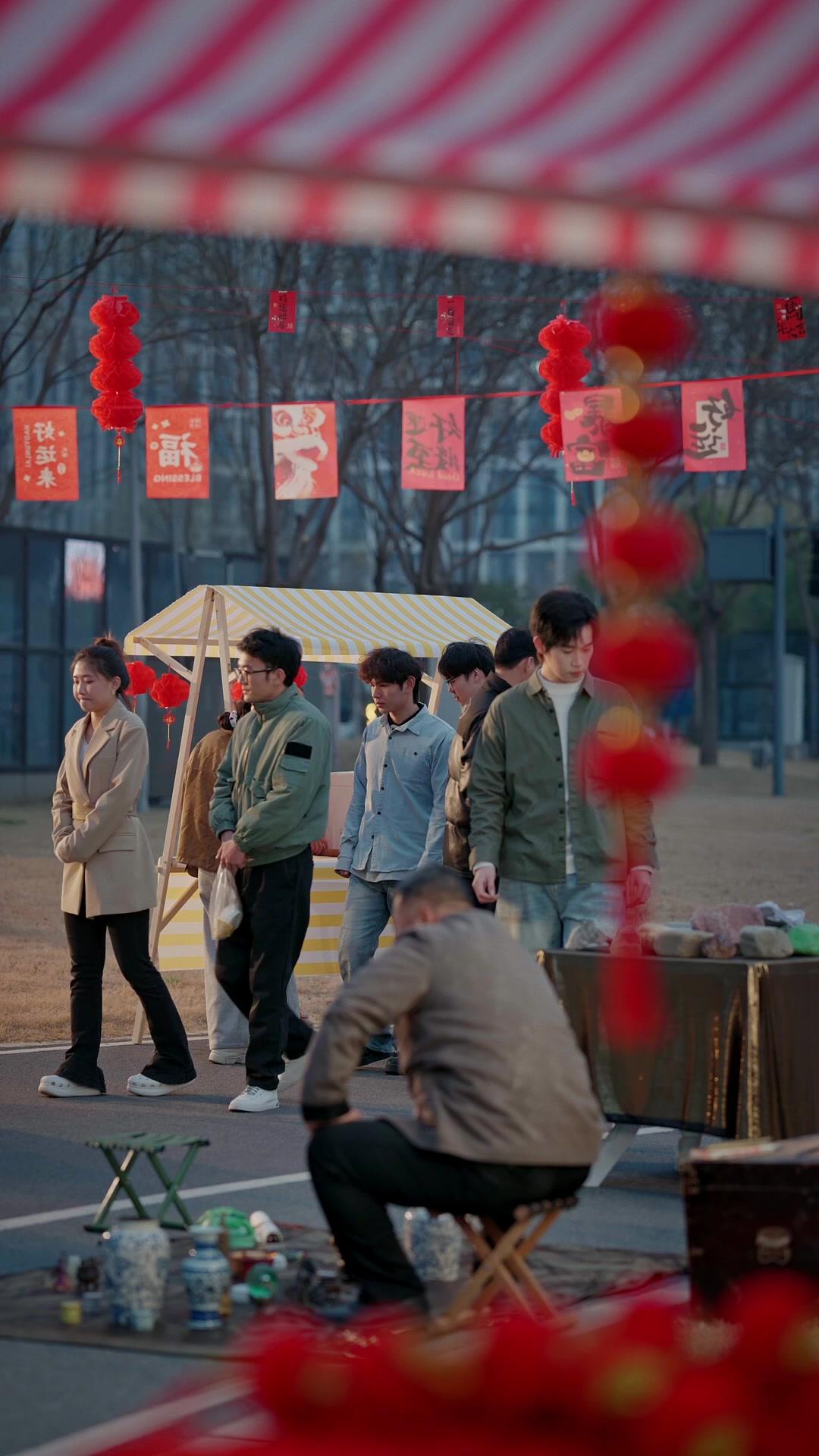 LE REGARD QUI PERCE TOUT