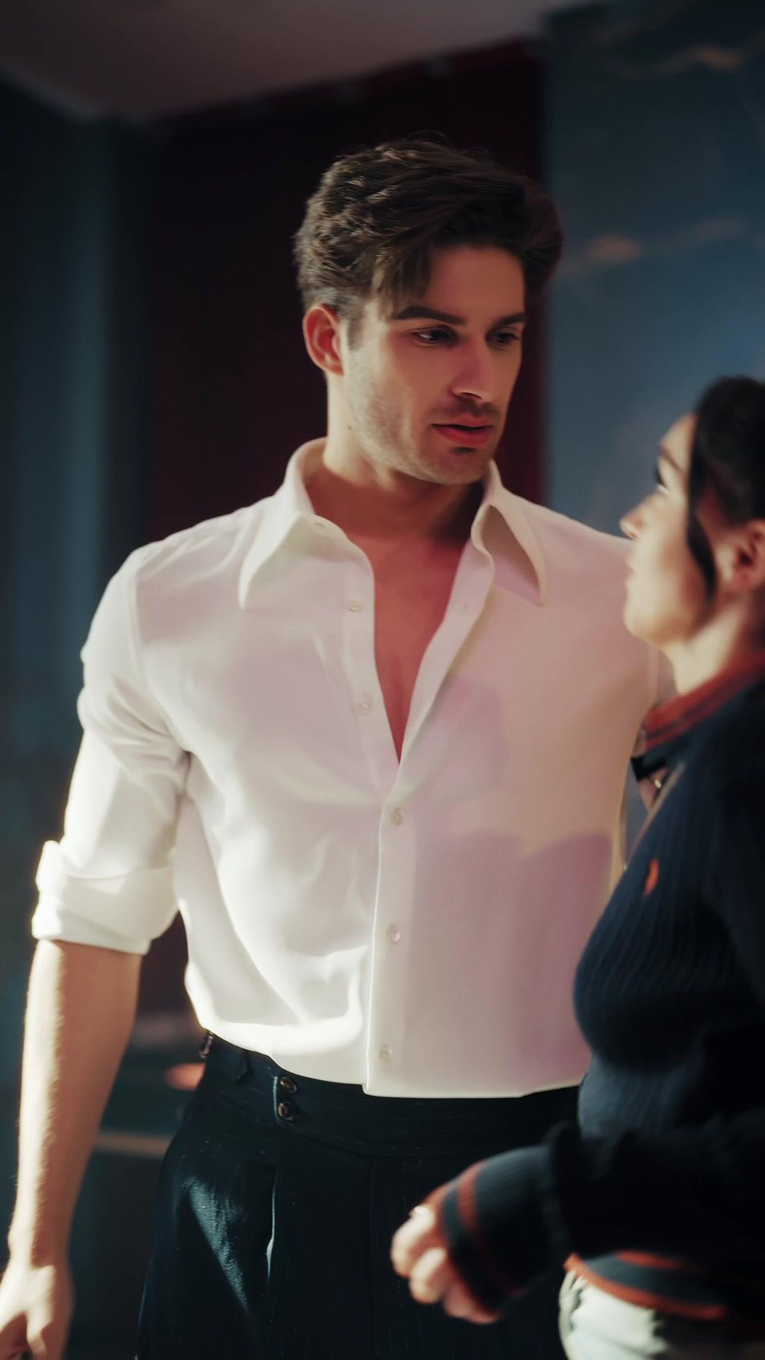 JEU DE DENTELLE AVEC LE PDG