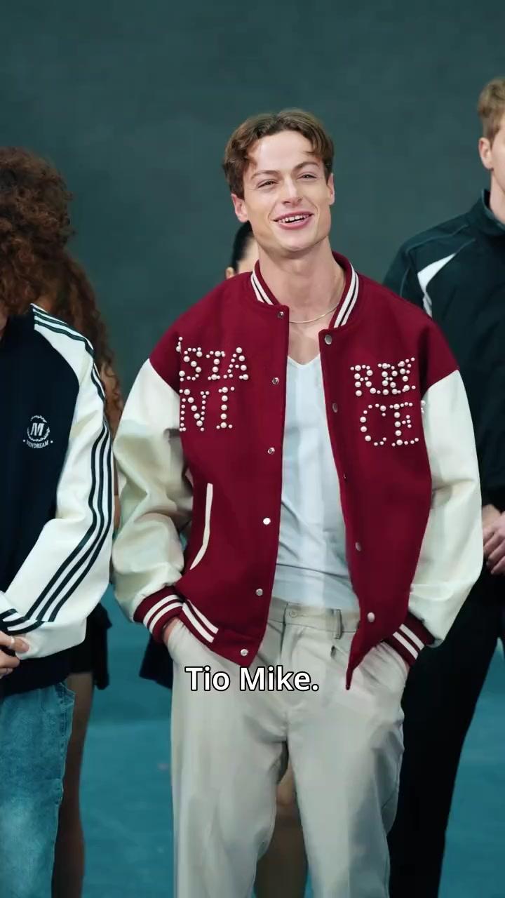 O Rei Lobo Oculto: Um Híbrido Fracassado