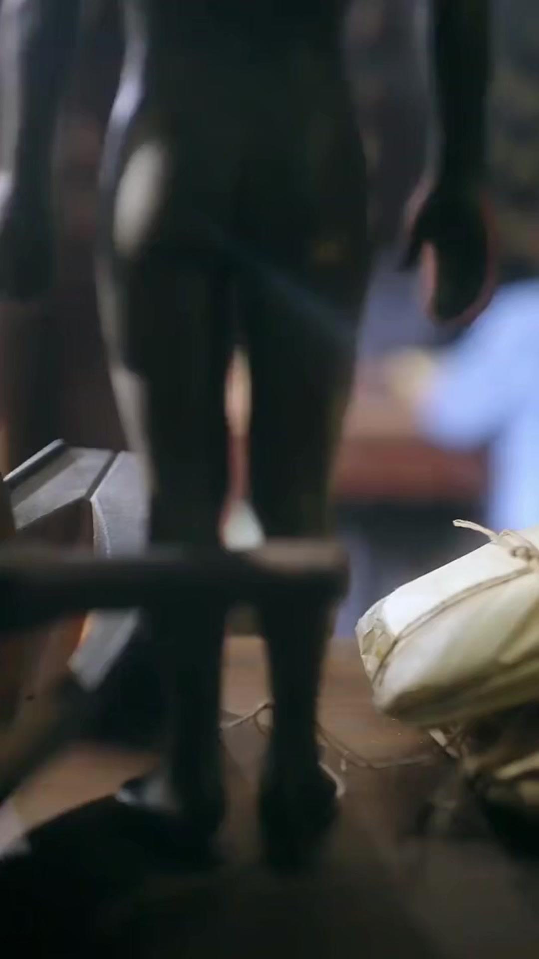 LES DESTINS ENTRELACÉS