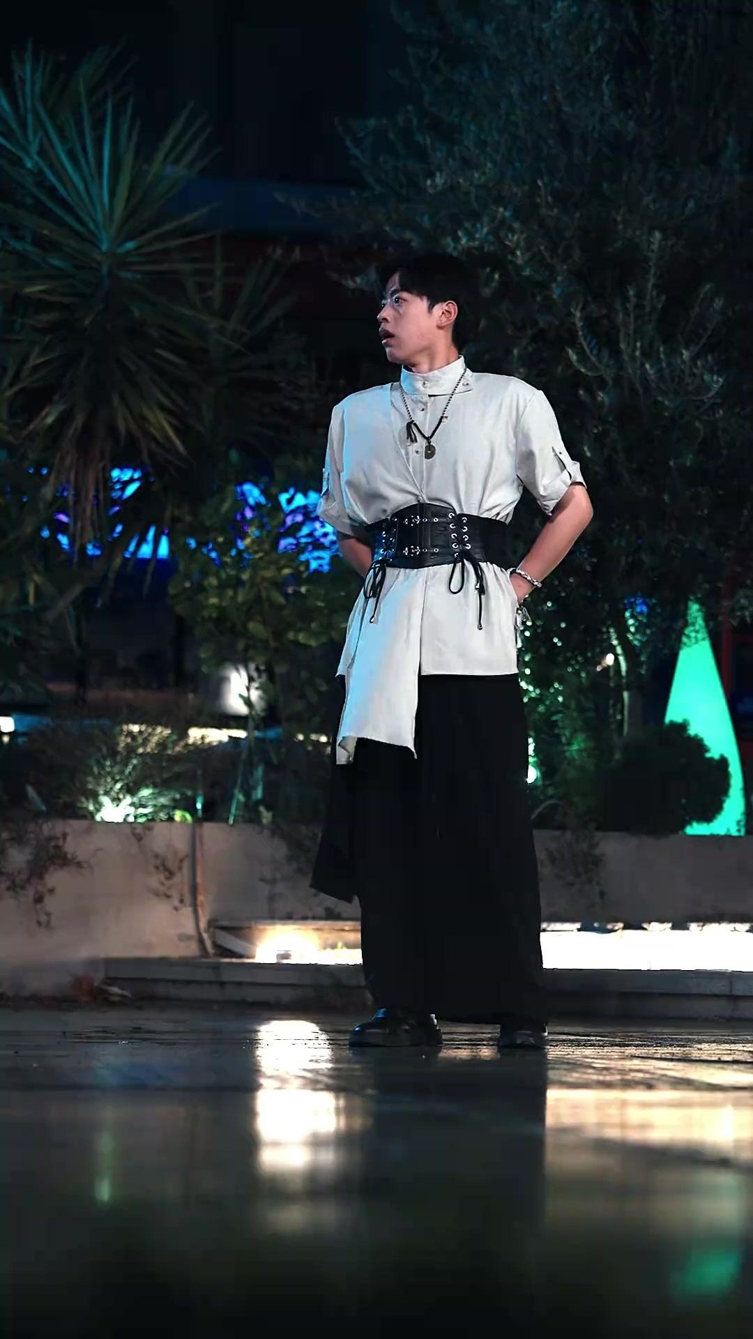 Careful! My Fiancé Has X-Ray Eyes! 