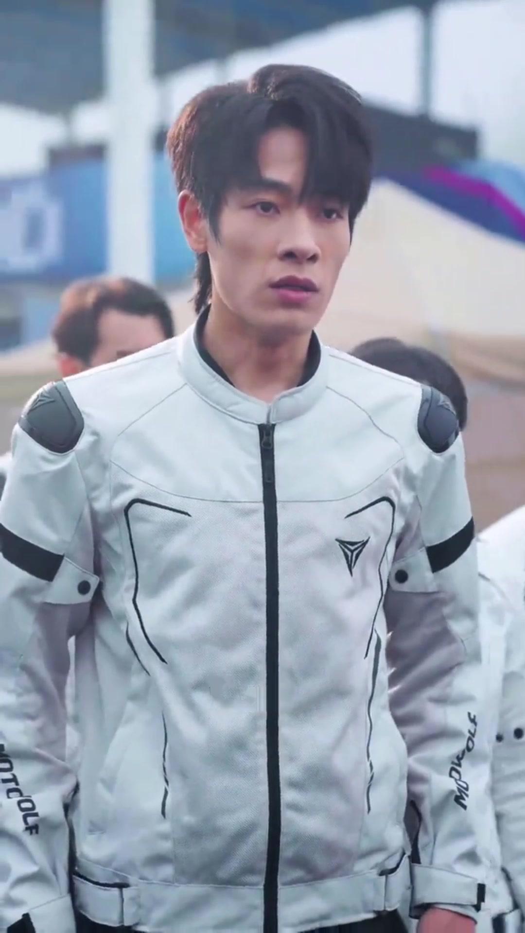 (Doblado) Este chofer es imparable